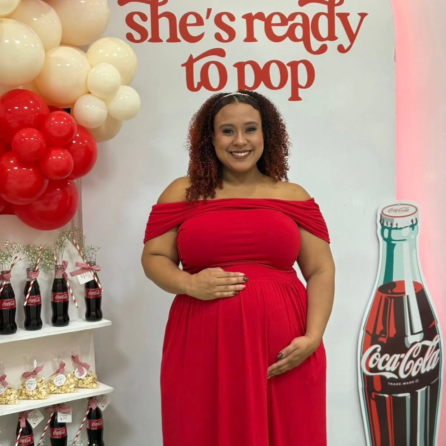 &ldquo;She's ready to pop&rdquo; ❤️🥤

Un baby shower lleno de color, dulzura y detalles inspirados en Coca-Cola para celebrar la dulce espera de Thiana Zamira. 🫶

Agradecidos con la hermosa Mom to be - Tanisha y su familia por habernos escogido par