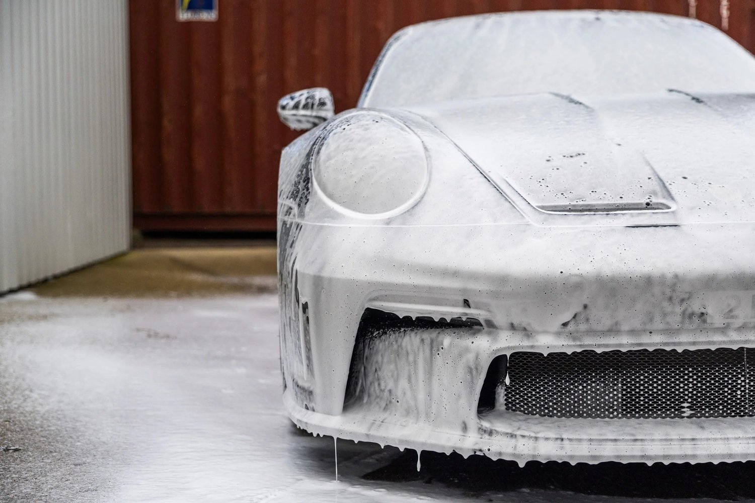 Snow-Foam-Lance-In-Use-Car-Rectangle.jpeg