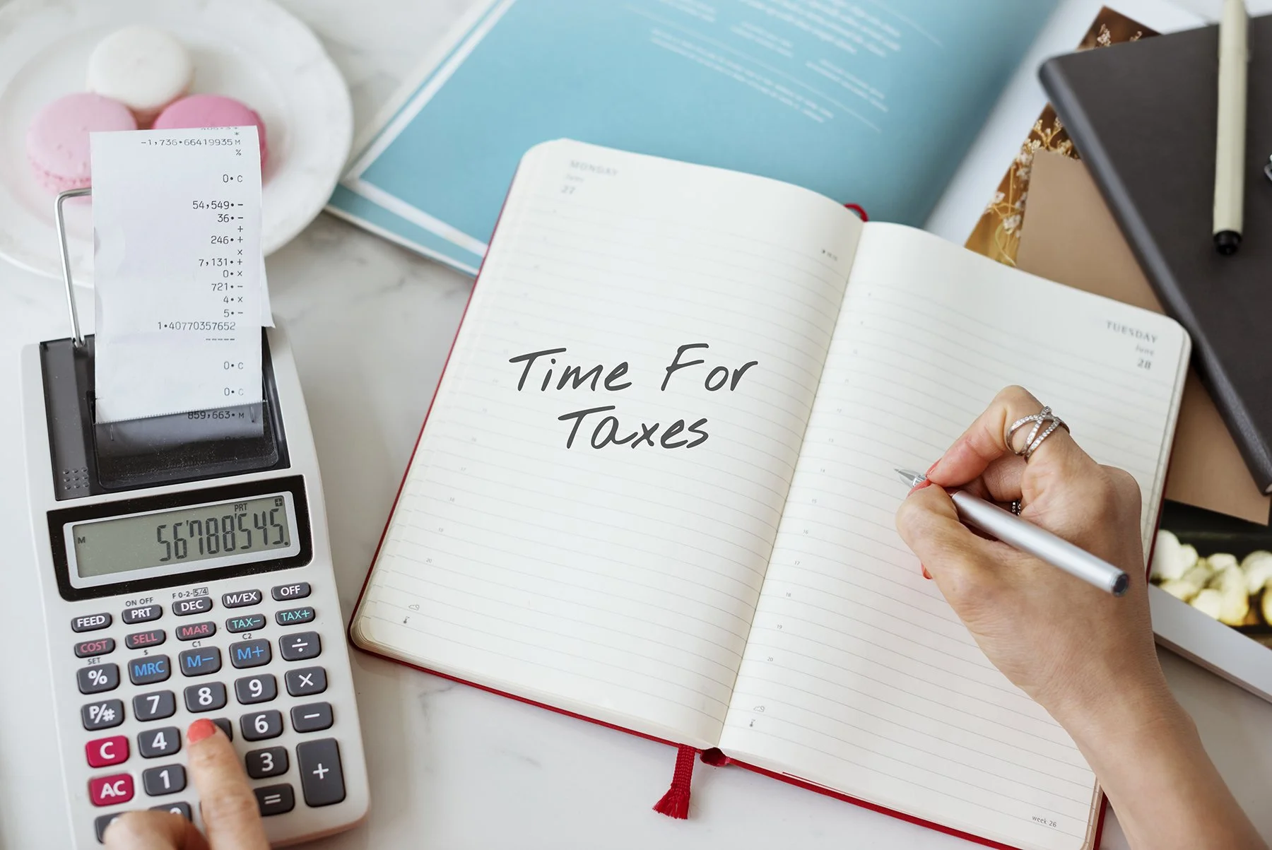 Don’t Wait Until Tax Time to Catch Up on Your Bookkeeping
