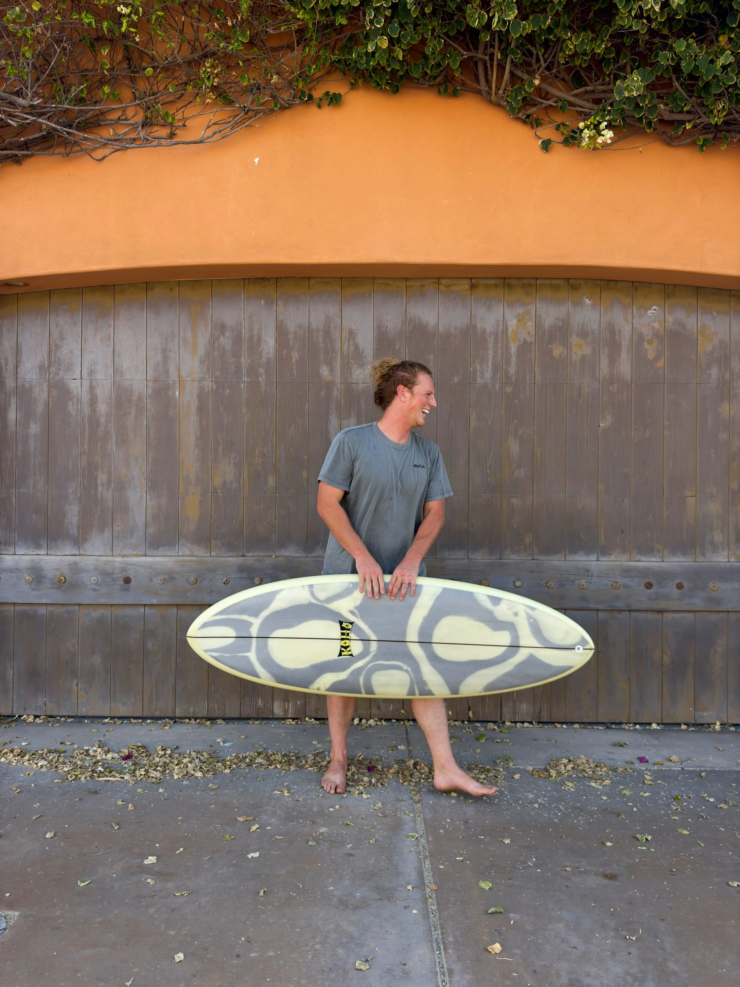 Sometimes building surfboards is just an excuse to spend all my afternoons at the beach. 🔆