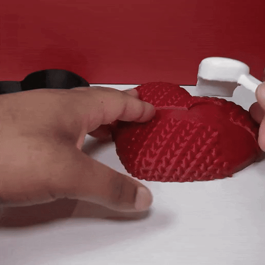 knitted-heart-gift-box-3d-printed-valentines-day-ezgif.com-video-to-gif-converter.gif