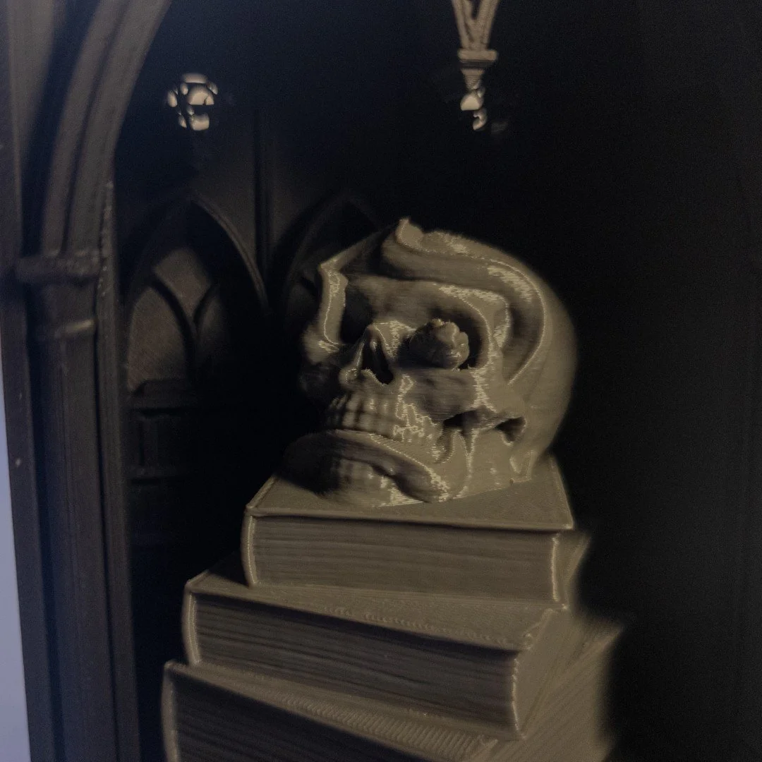 Memento_Mori_skull_snake_3d_pprint_booknook_bookshelf (1).jpg