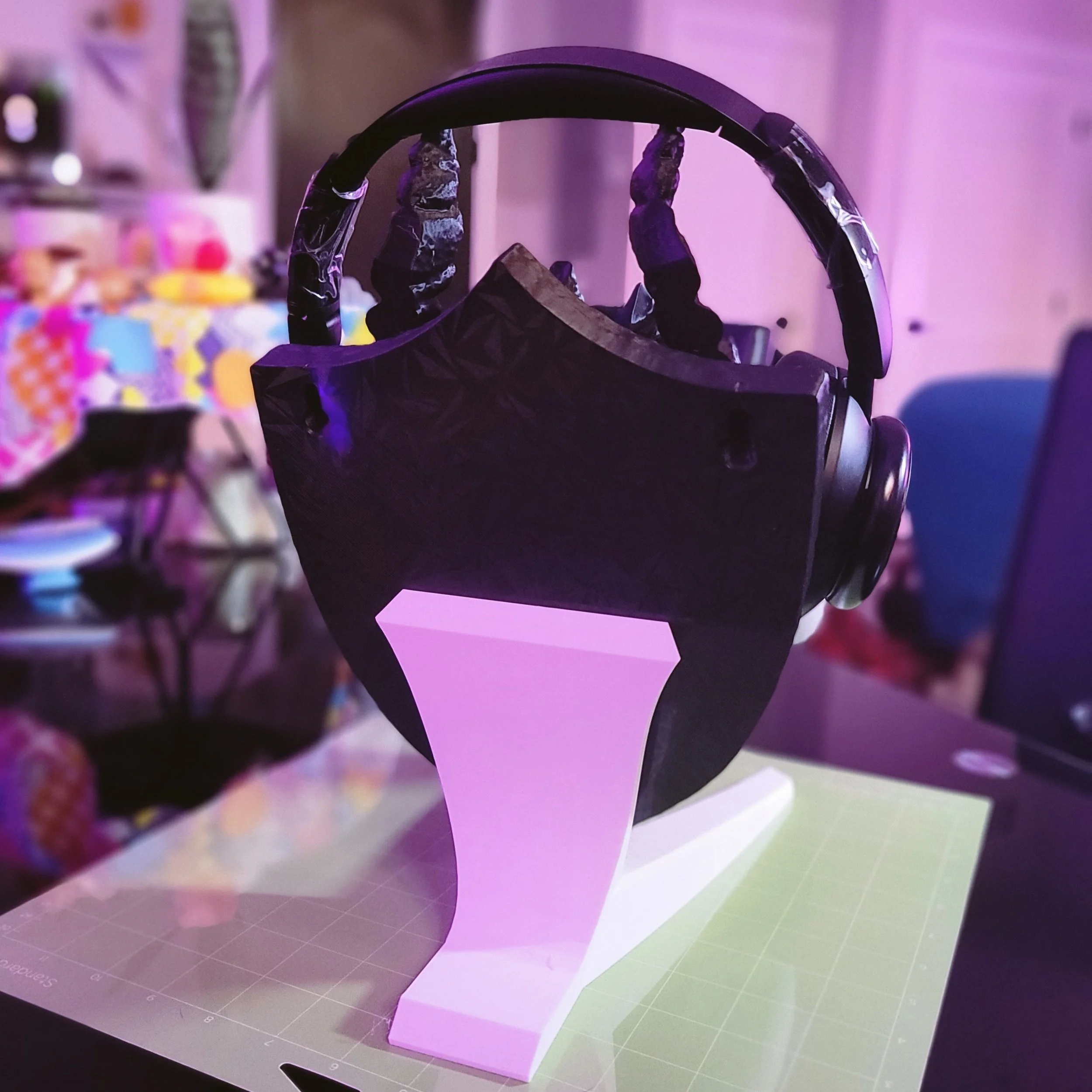 Dragon_Bust_Accessory_Holder_Controller_Holder_3D_PRINT 10.jpg