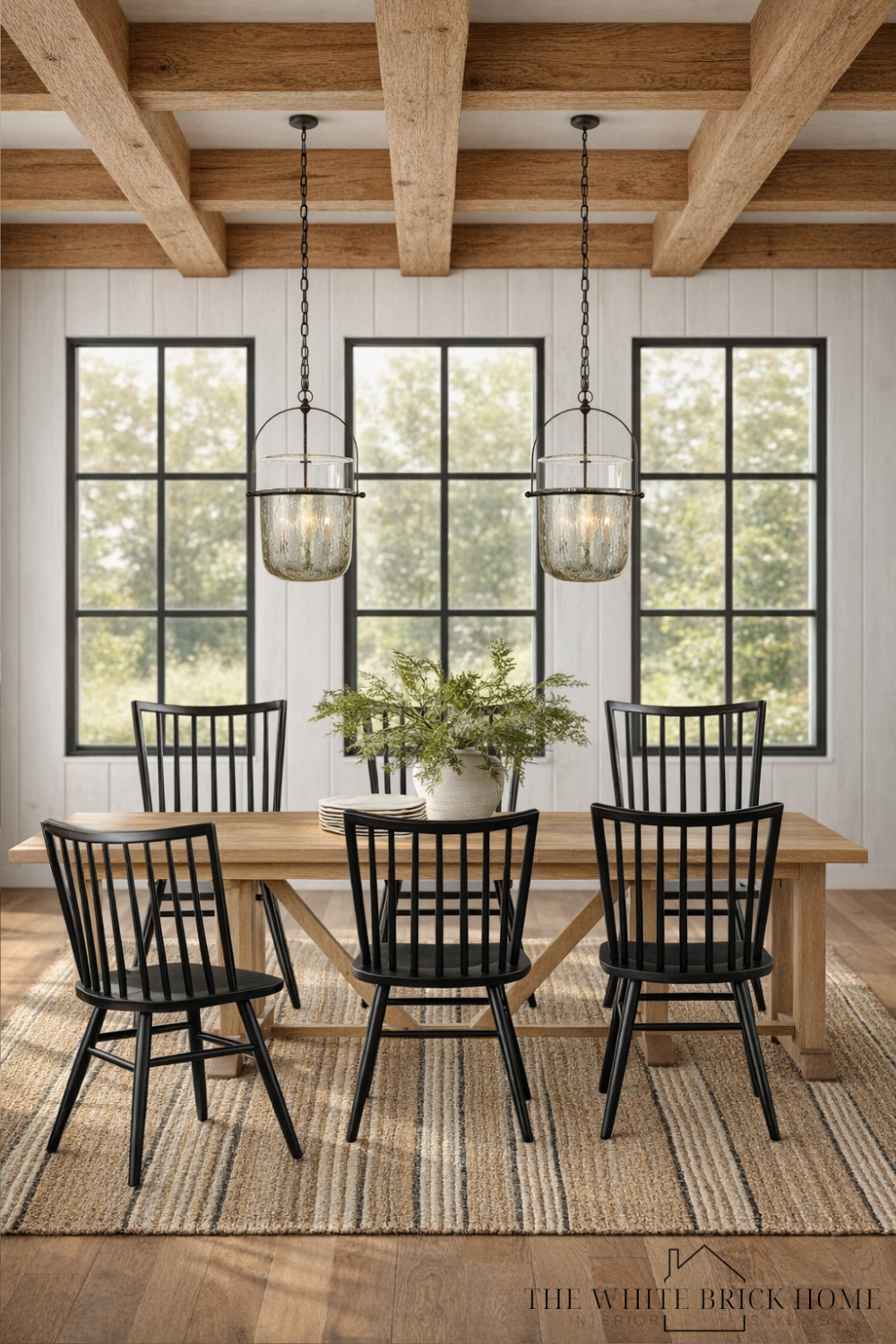 A Perfect Pairing: Black Dining Chairs with an Oak Table