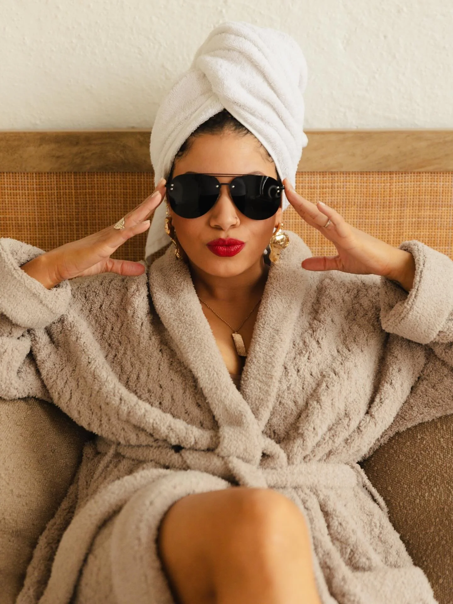 Self care queen. We had so much fun doing this session I can not wait for the next. This is your sign to book the brand shoot and update your content this year 💕✨ fun fact- her and Townes are birthday twins! lol