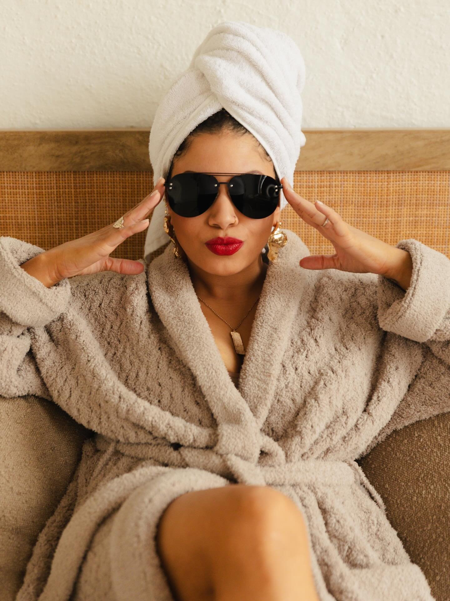 Self care queen. We had so much fun doing this session I can not wait for the next. This is your sign to book the brand shoot and update your content this year 💕✨ fun fact- her and Townes are birthday twins! lol