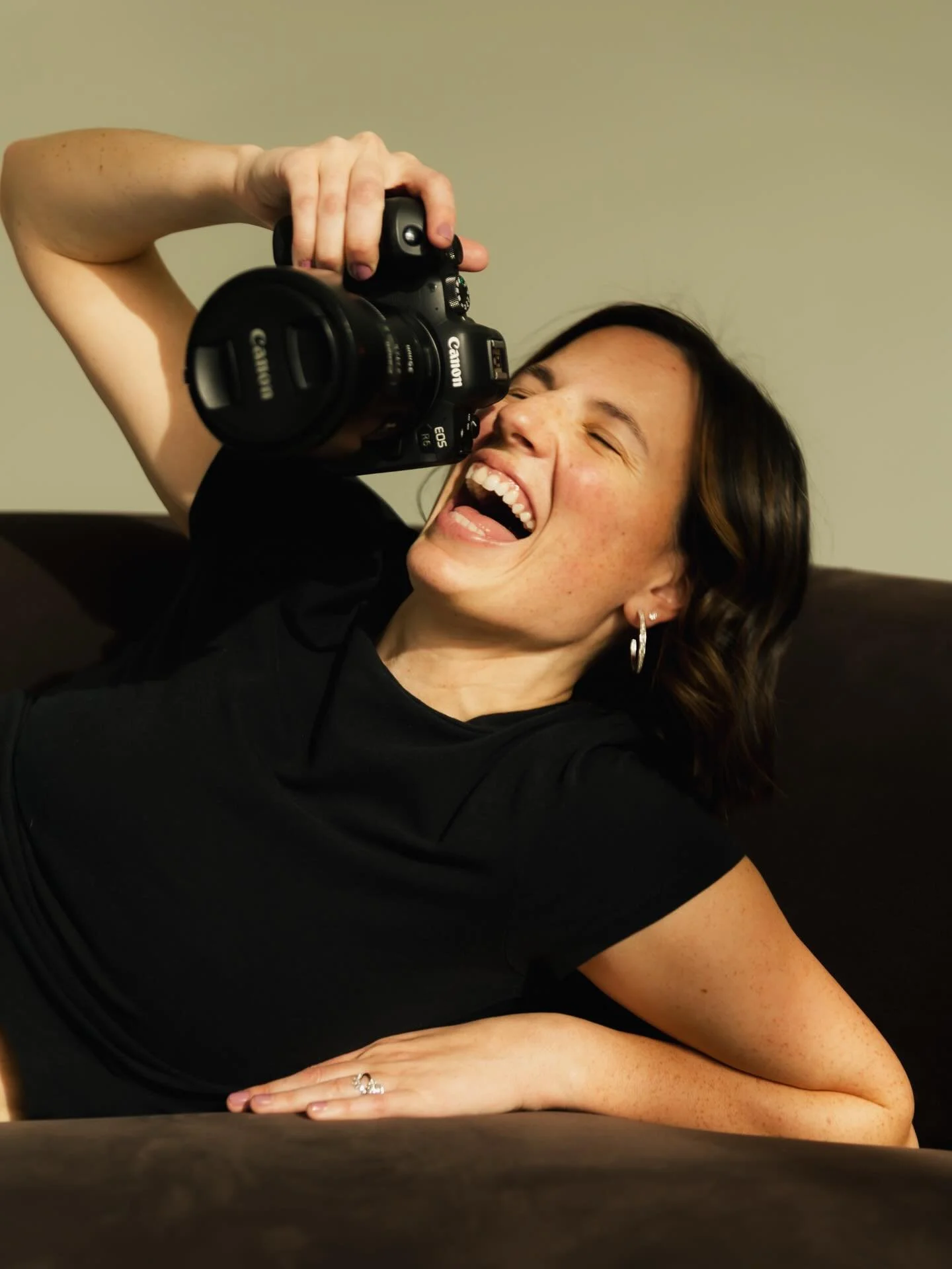 Branding photos for the beautiful and fun @jcrooks_photography highly recommend finding friends in your field!! If you book a brand shoot with me you&rsquo;ll likely see her behind the camera (iPhone) as well helping shoot your video content 🥰 she&r