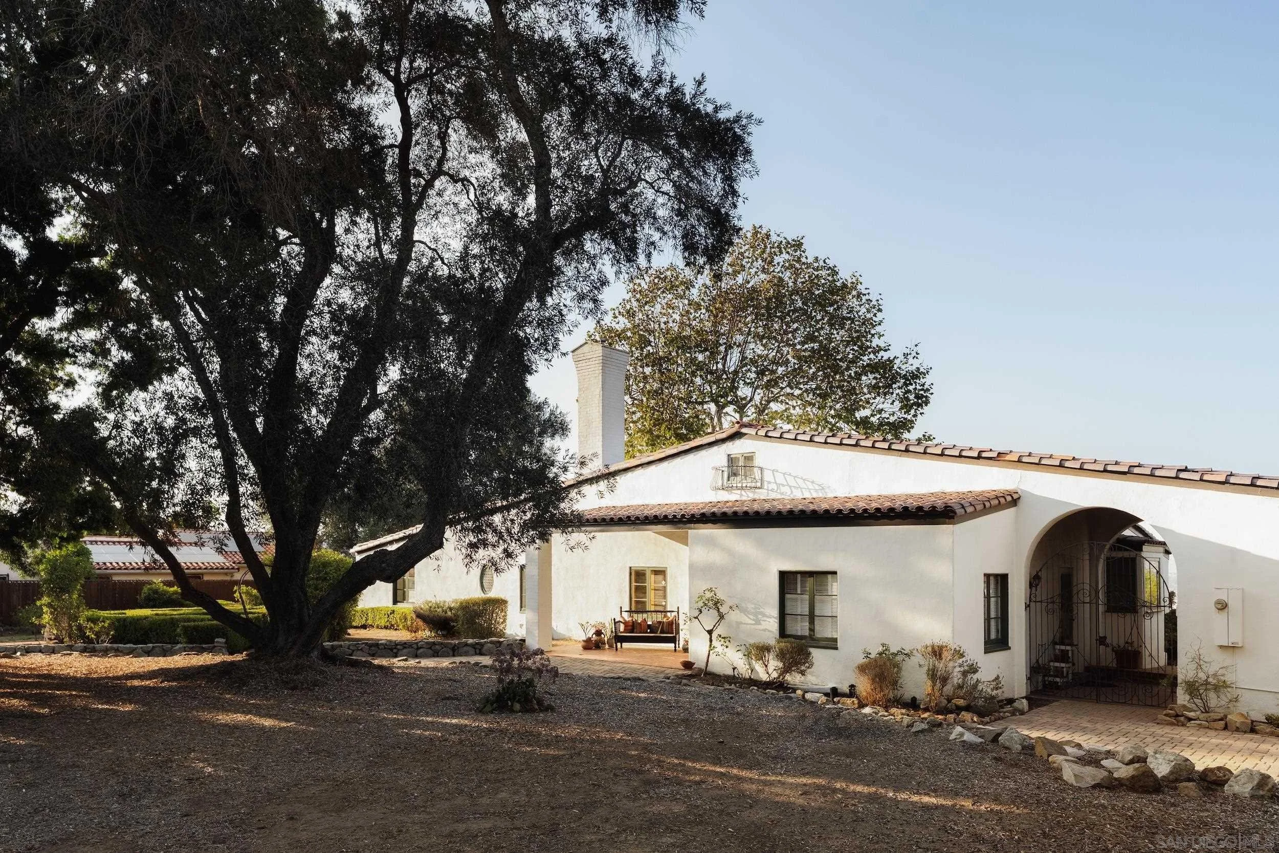 Stunning Wallace Neff designed home in Mt. Helix from 1938.  