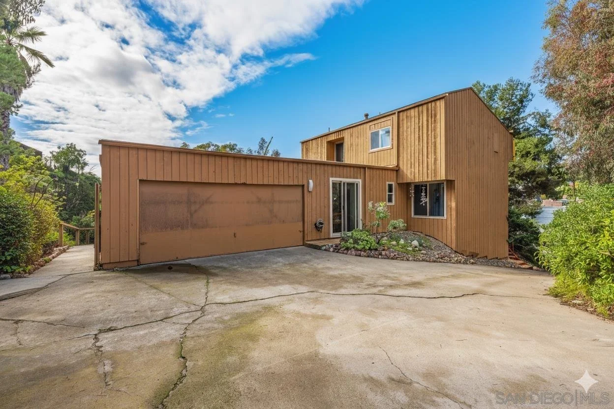 Modern Pacific Beach home designed by Art Simpson.  