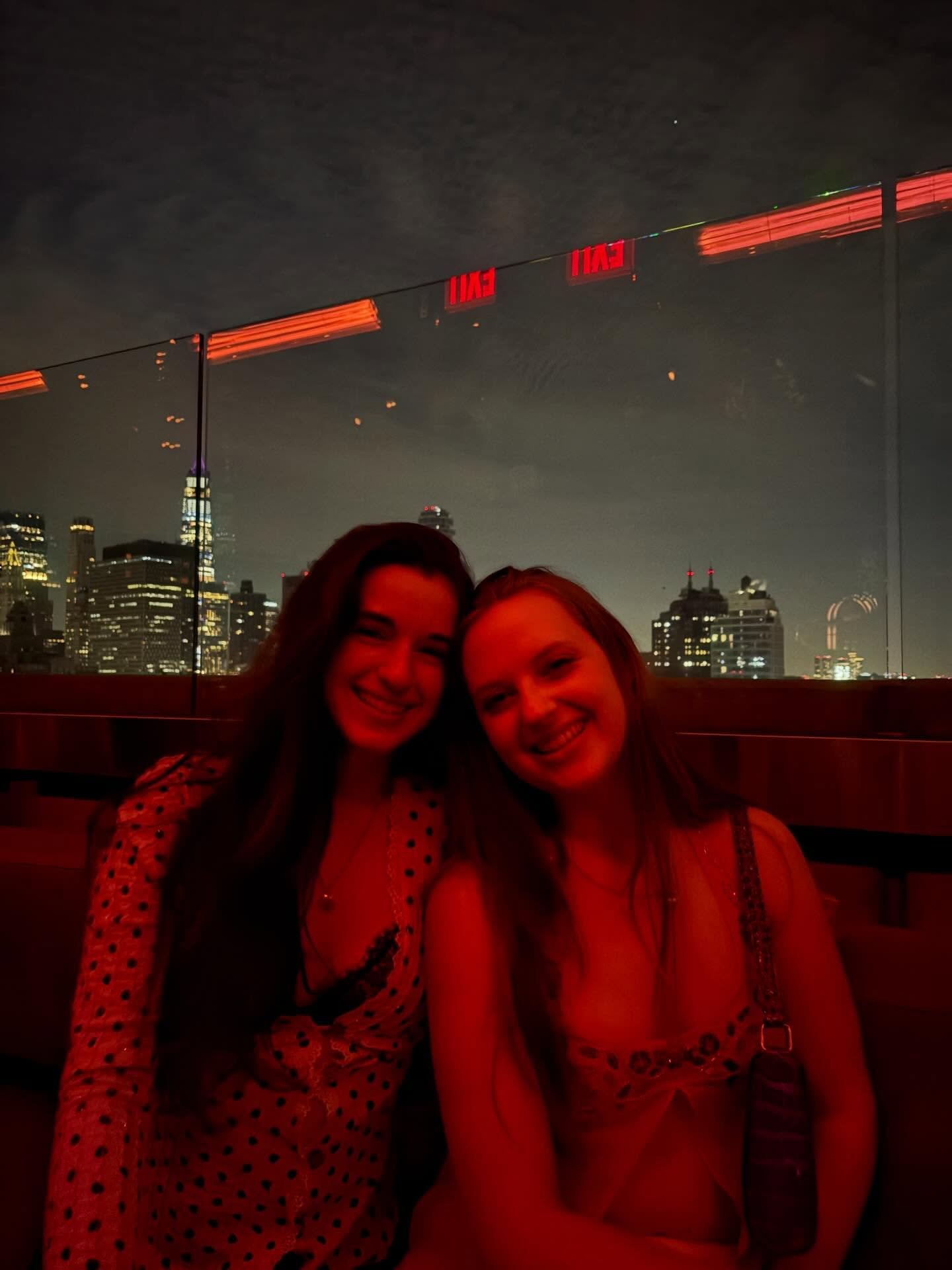 📍the highlight room

thankful for these girls today 💕