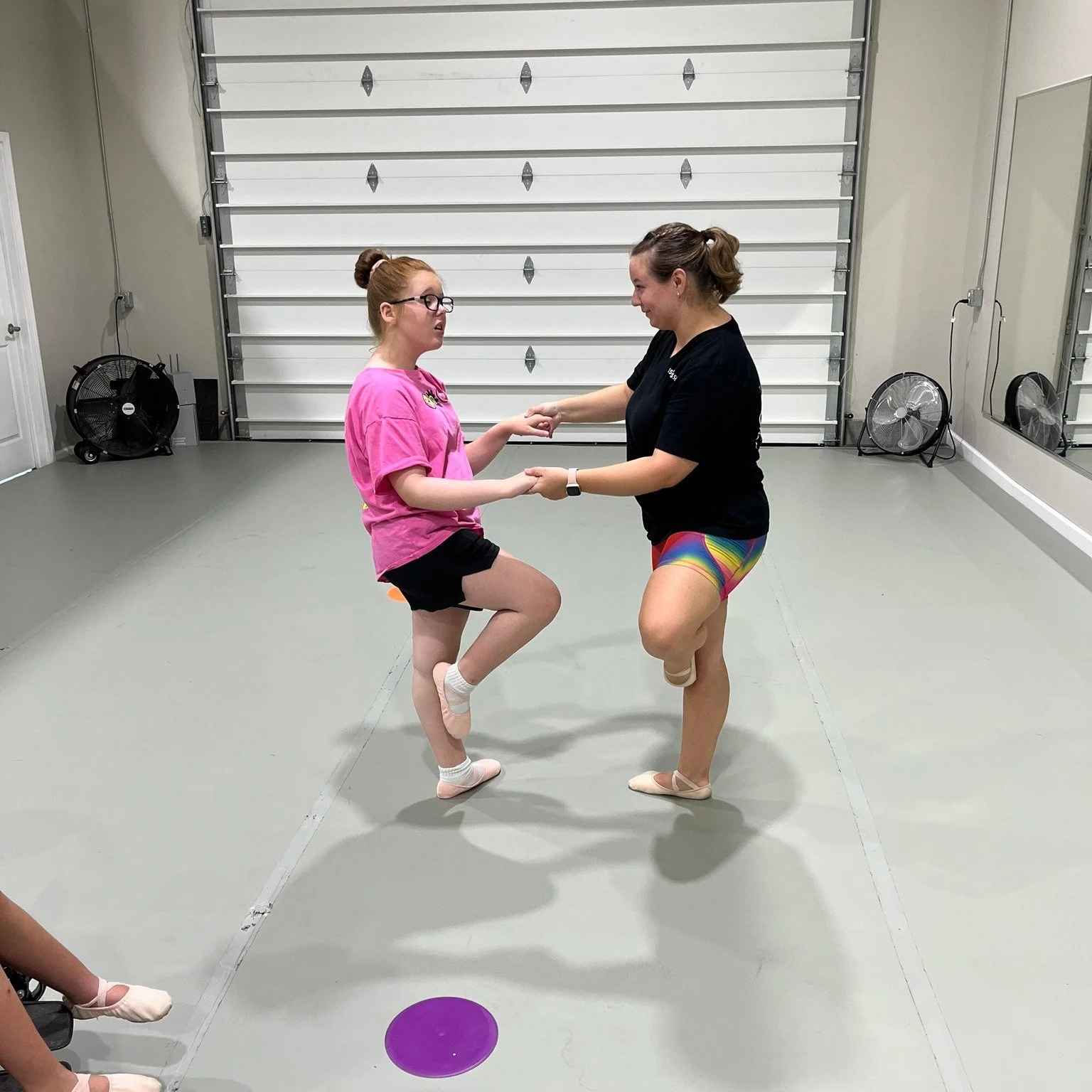 We have lots of adaptive dance events coming up! Registration for these events always fills fast, so sign up soon to get in on all the fun! 
Sign up at www.whiteroseballetacademy.com/adaptive-dance

👯&zwj;♀️ Friendsgiving FREE class with Together in
