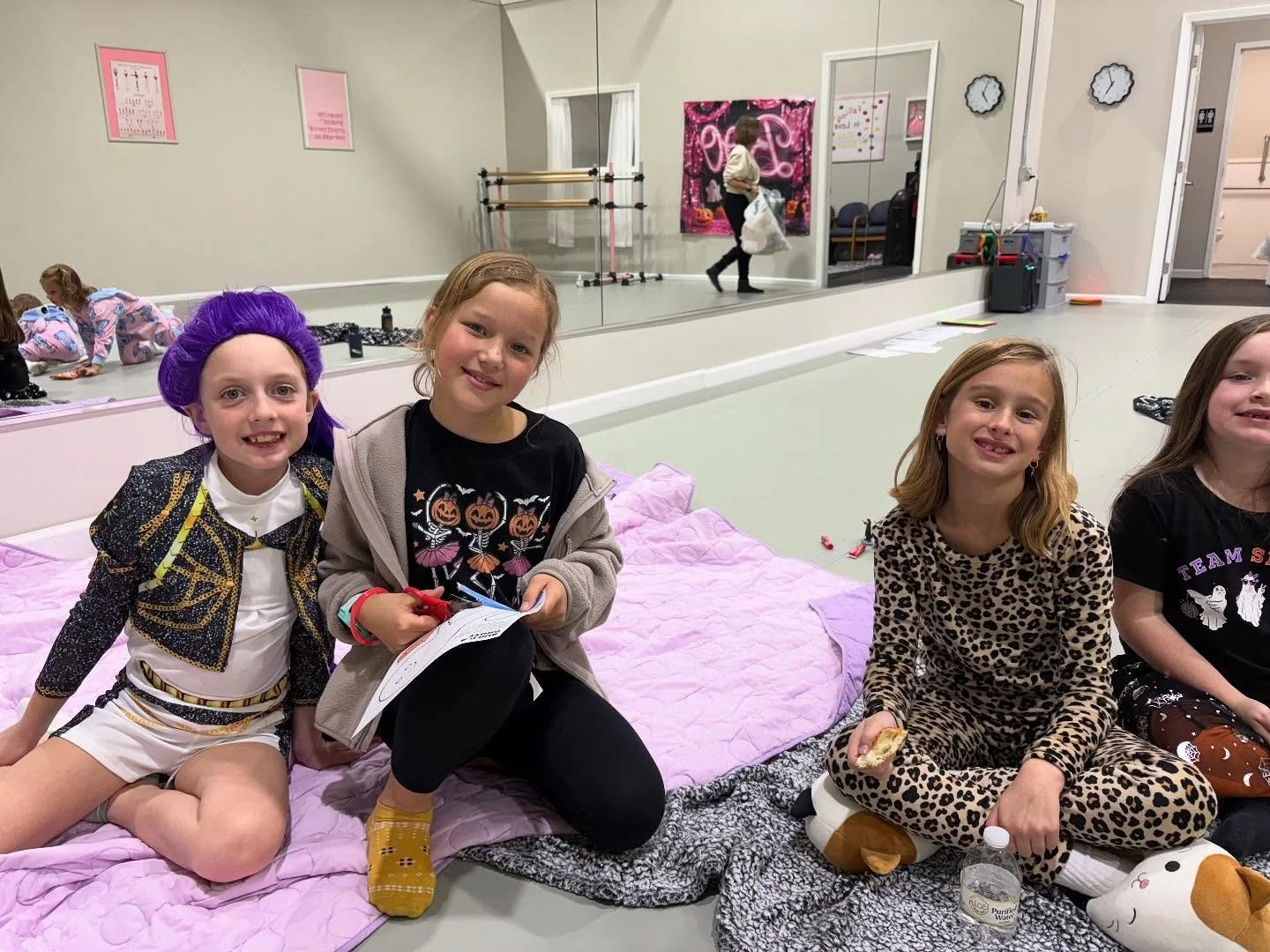 We had such an amazing time at our &ldquo;Dancers Night In&rdquo; Halloween Party last night!!🎃 Thank you to all of our dancers, siblings, and friends that attended!! 

We can&rsquo;t wait to continue the Halloween fun in classes with costume week, 