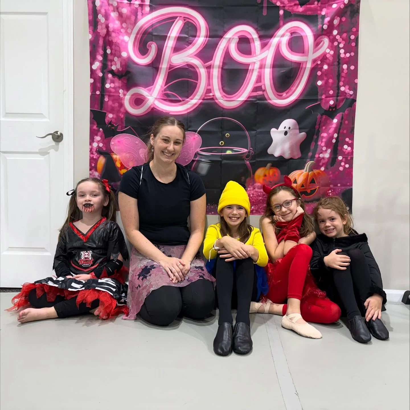 Happy Halloween from White Rose Ballet!🩰🎃