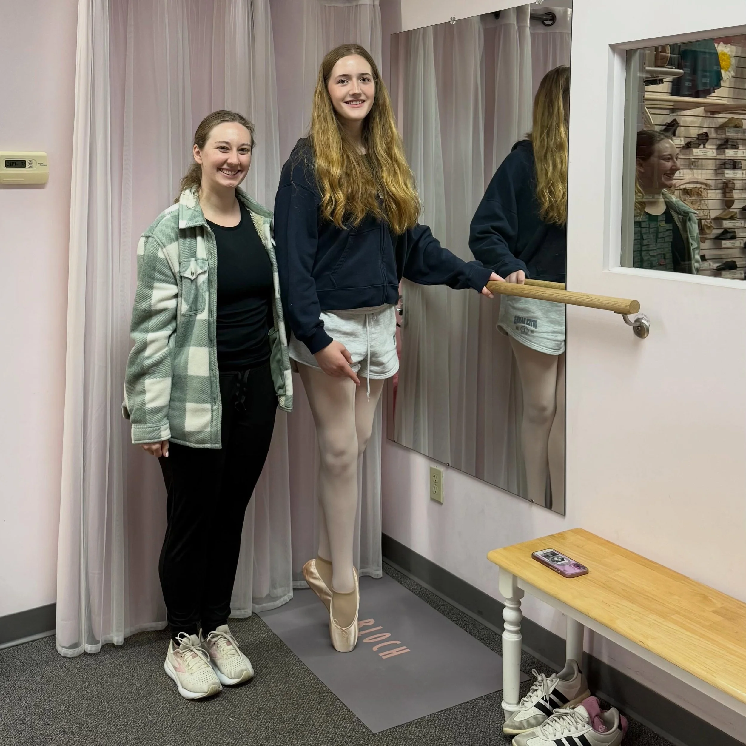 Congratulations to Renni on her first pair of pointe shoes!🩰 We are so proud of all your hard work! 

Thank you always to @footsteps_dancewear for finding the perfect pair!