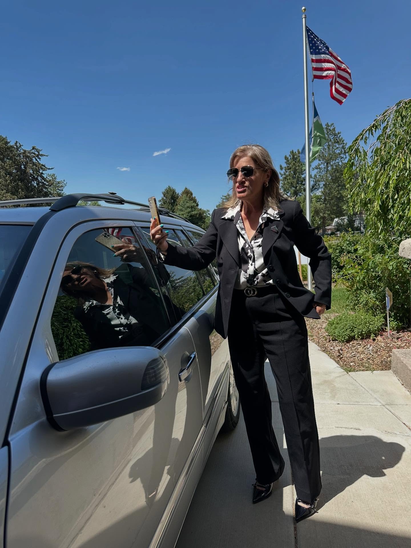 People often ask how many hours a week I work as mayor. The answer is: all the hours. The mayor is never off the clock and I&rsquo;m dedicated to leading my city with heart and full commitment. This afternoon I ran home to check on my animals in the 
