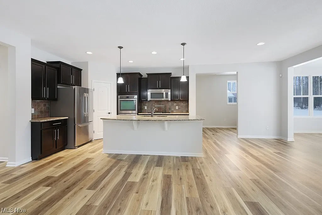 Move out cleaning in Aurora Ohio empty cleaned kitchen