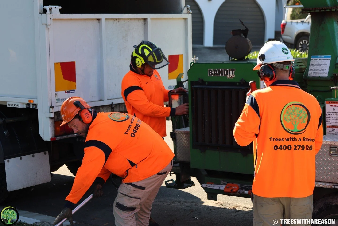 Early starts, bright shirts, and solid teamwork. That&rsquo;s how we get it done.

Reliable, respectful, and always ready to lend a hand (or a chainsaw) 🌳

Get your free quote today &mdash; just a click or call away!

📞Contact us on : 0400 279 126 