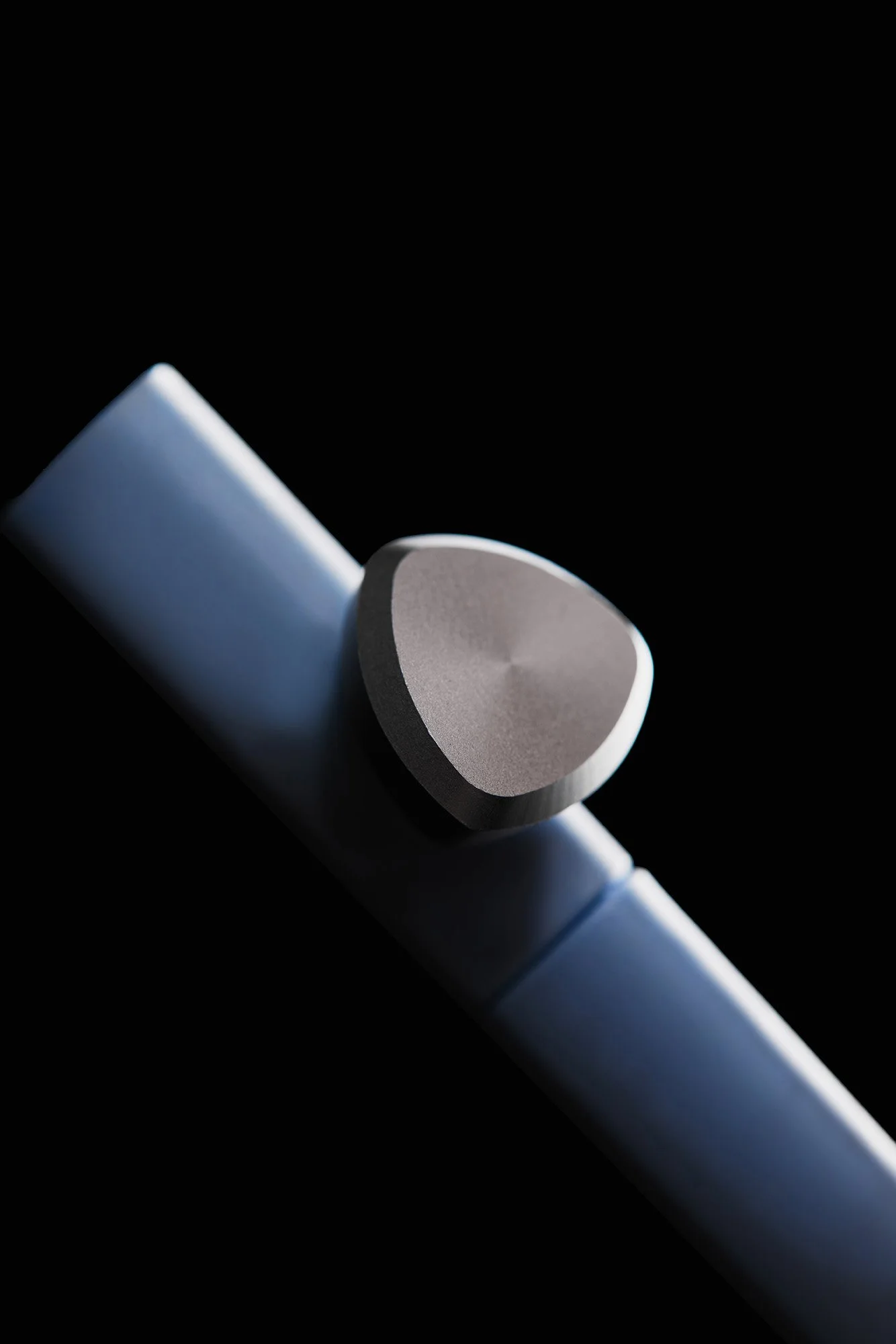 操作開關段為鐵氟龍與鋁材