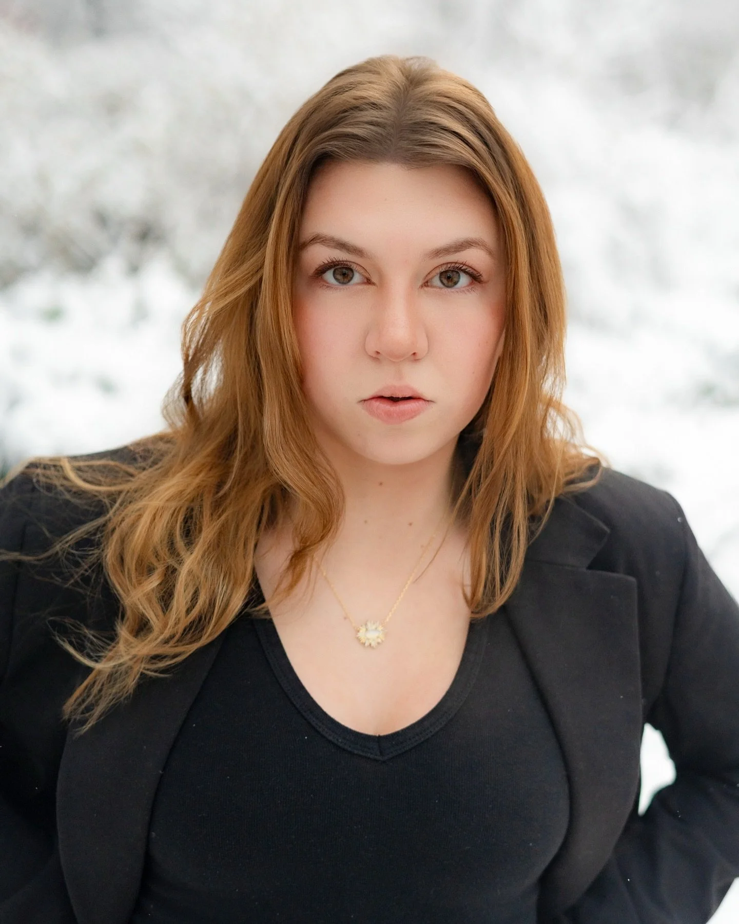 It was the first time in years that nyc got a beautiful day of snow. The moment I walked into Central Park, it was magical. People had such beautiful smiles on their faces, and the look of enthusiasm was everywhere. I met with @the.abigailrinaldi and