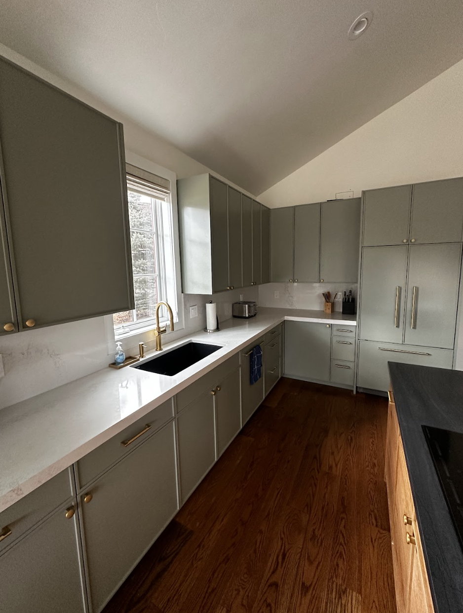 Nestled in the shadow of Mt. Sopris, this full home remodel by Smith Works elevated both the quality and value of the residence. The transformation included a complete kitchen overhaul, updated bathrooms with modern finishes, and a custom-designed st