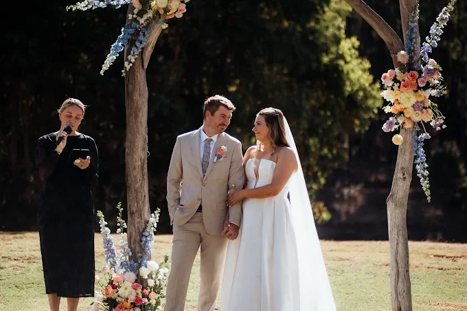 Marriage celebrant Gathered by Shanda performing a personalised wedding ceremony in Western Australia