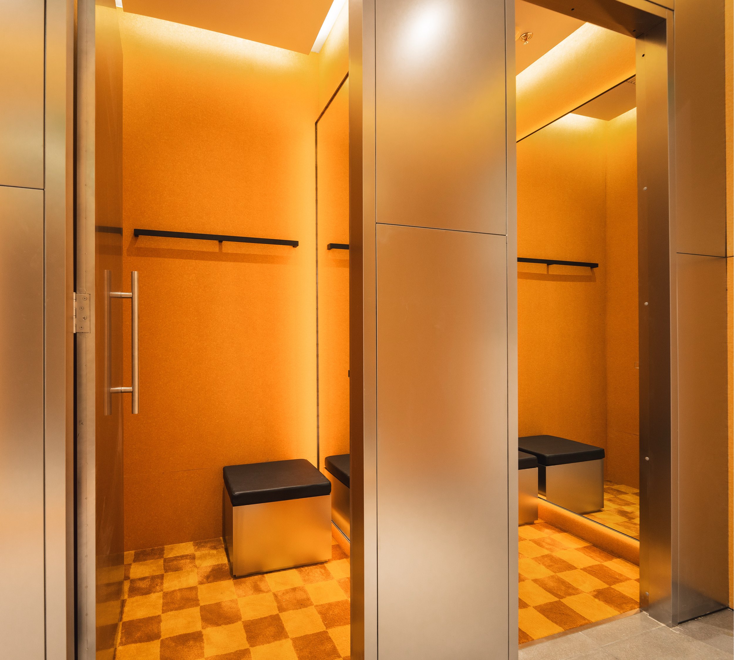 fitting room.jpg