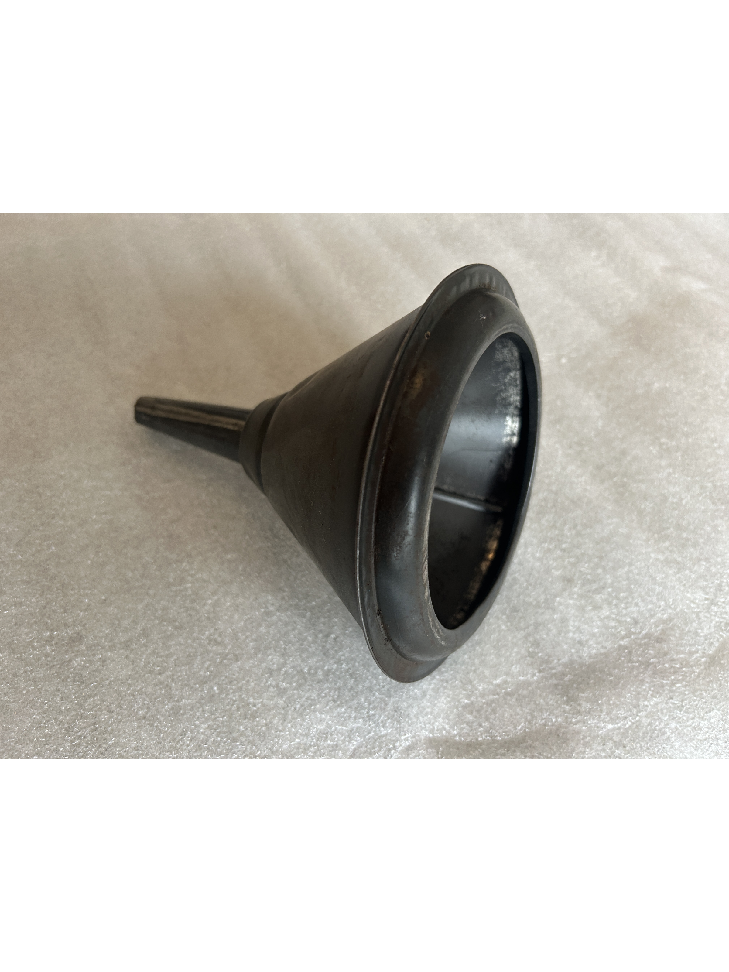 VINTAGE OIL FUNNELS 2 Items