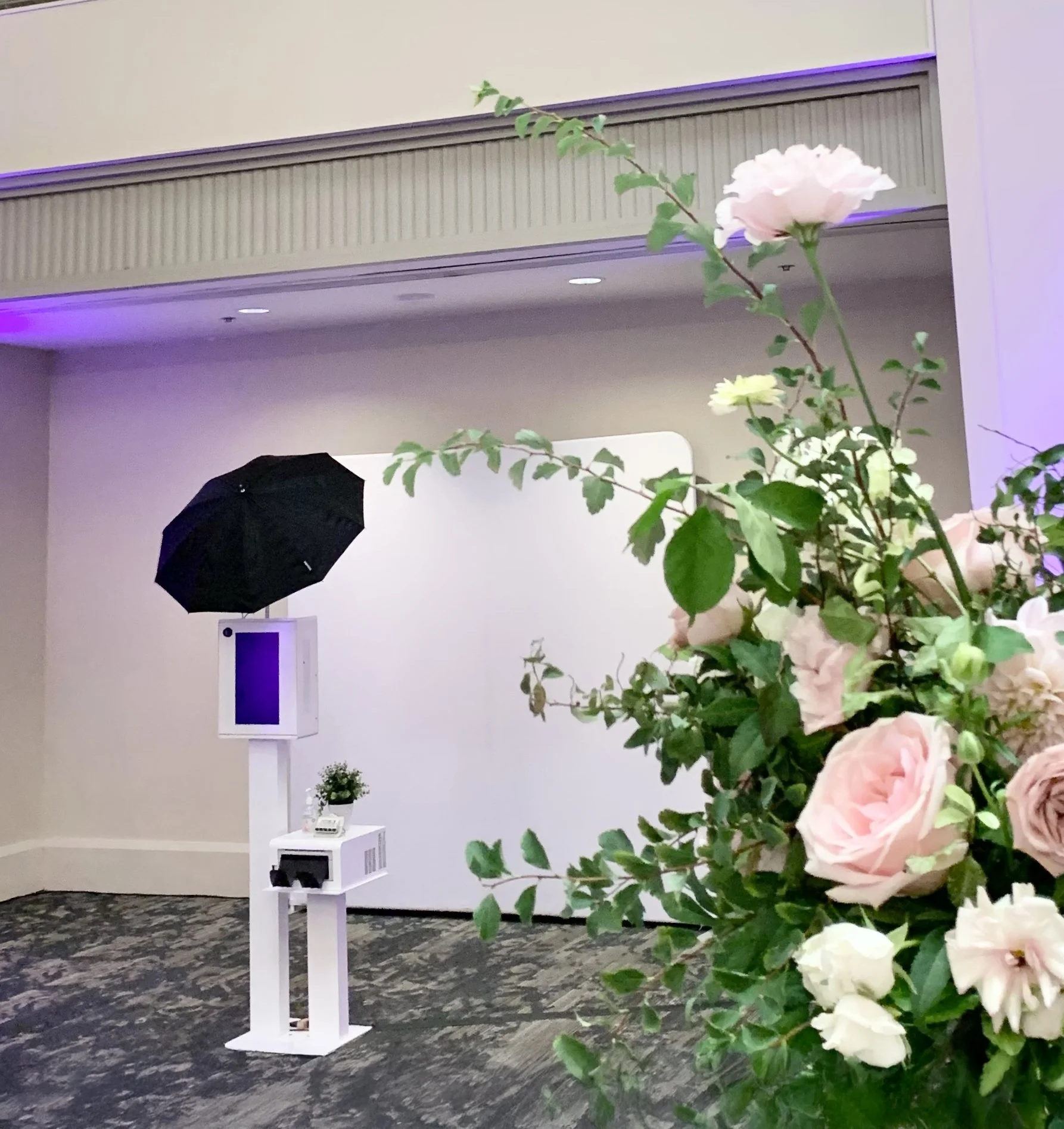 WHY PHOTO BOOTH RENTALS COST WHAT THEY DO IN TORONTO