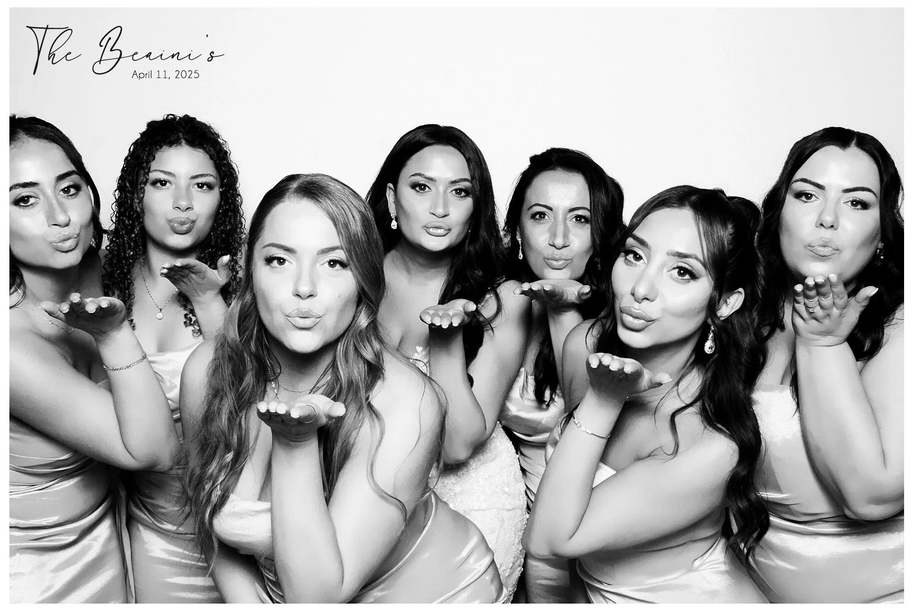 IS A PHOTO BOOTH WORTH IT FOR YOUR WEDDING? 