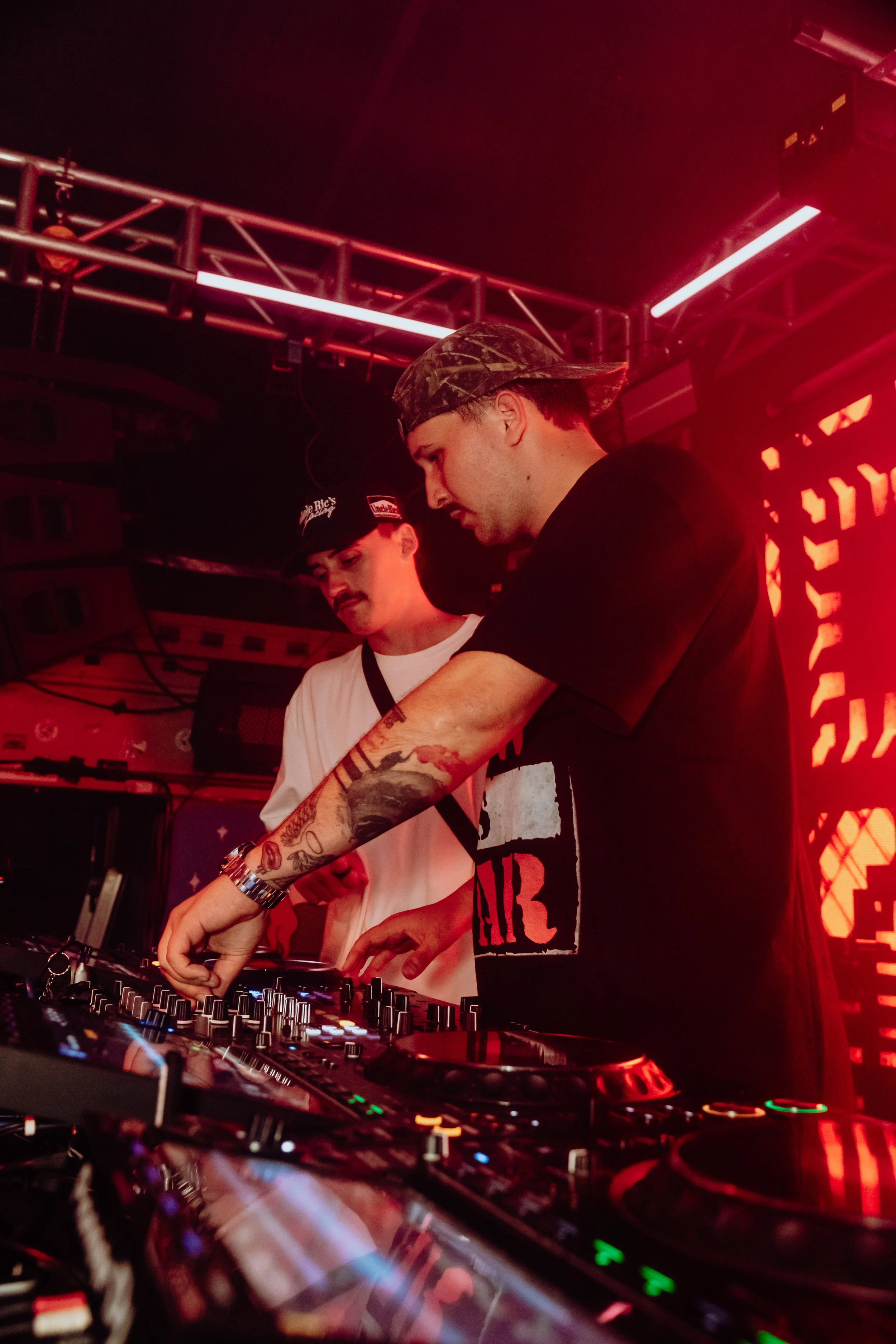 Bad Behaviour Ft. Eggs Benny & Eva Charley (114).jpg