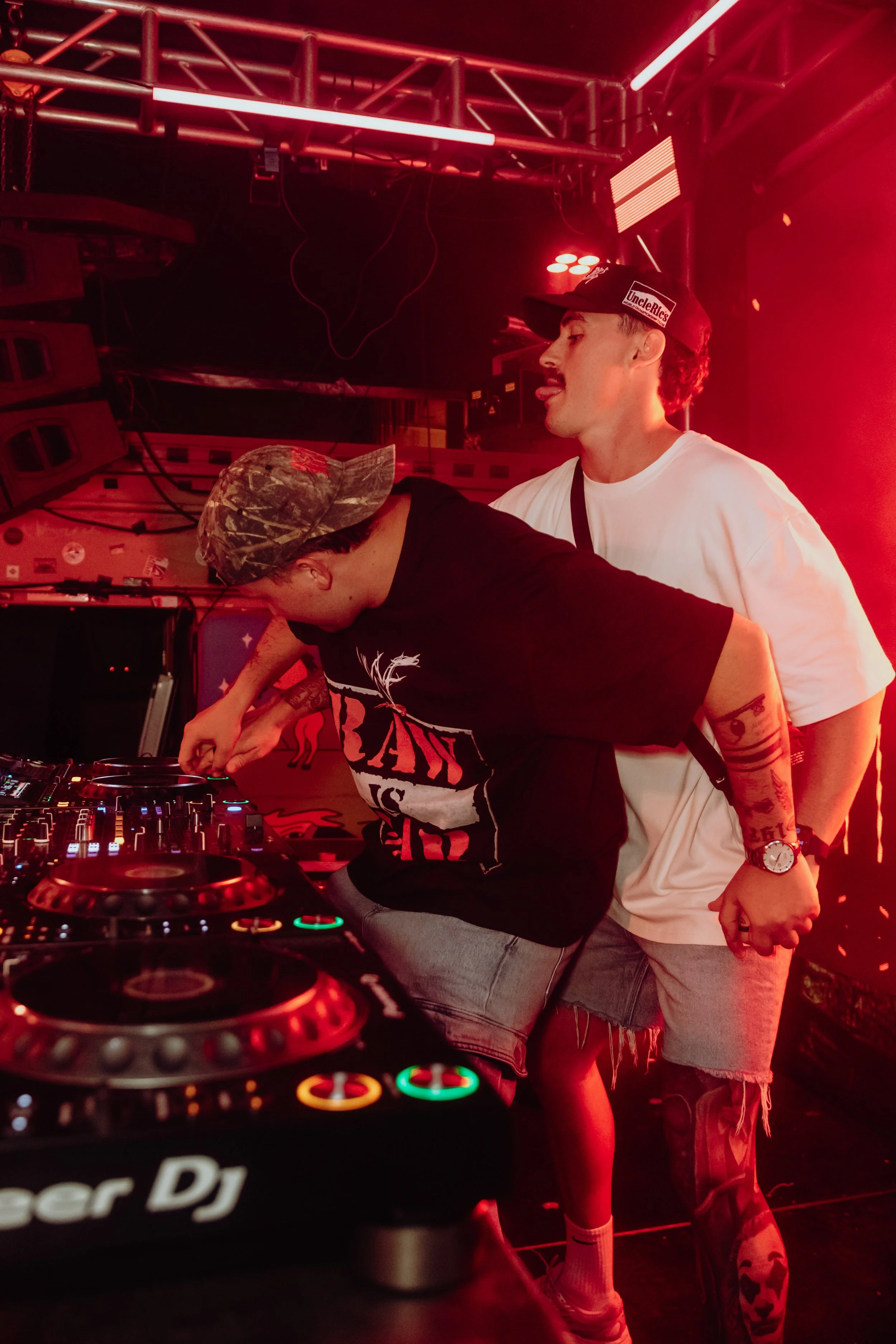 Bad Behaviour Ft. Eggs Benny & Eva Charley (109).jpg