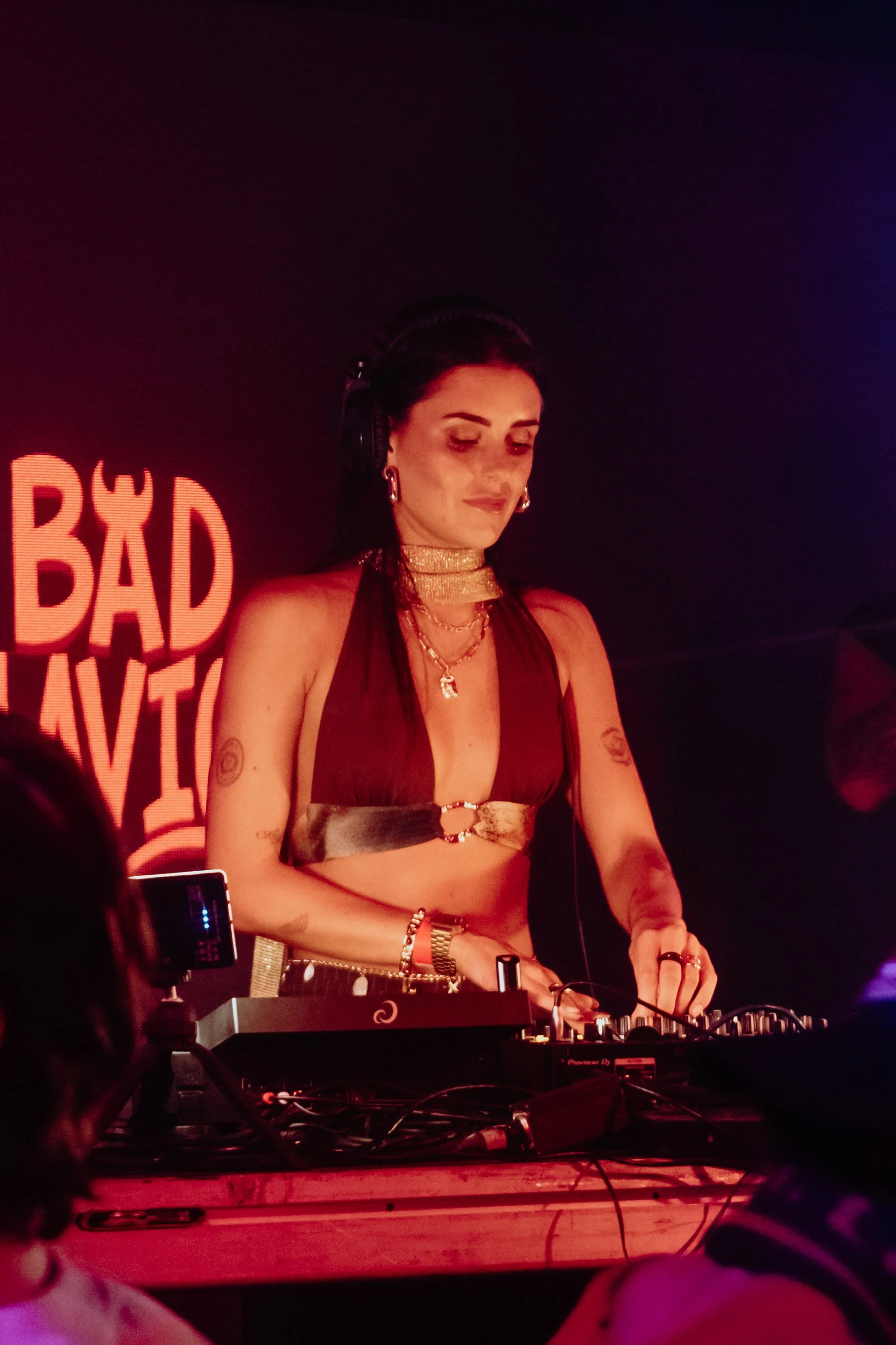 Bad Behaviour Ft. Eggs Benny & Eva Charley (280).jpg