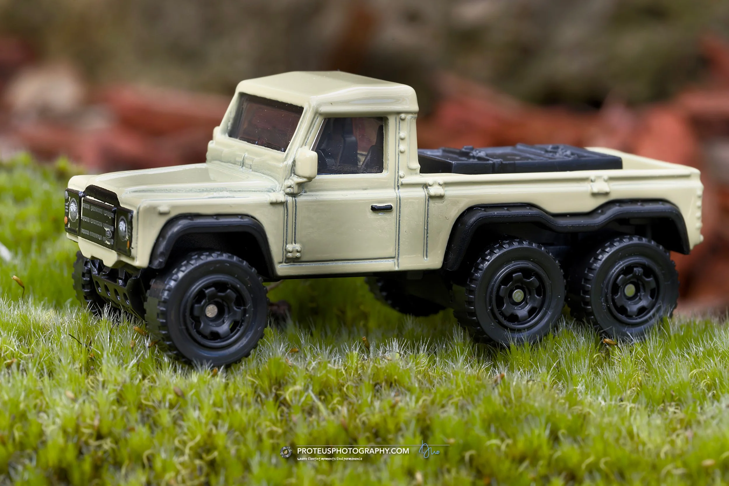 landrover defender 6 wheeler