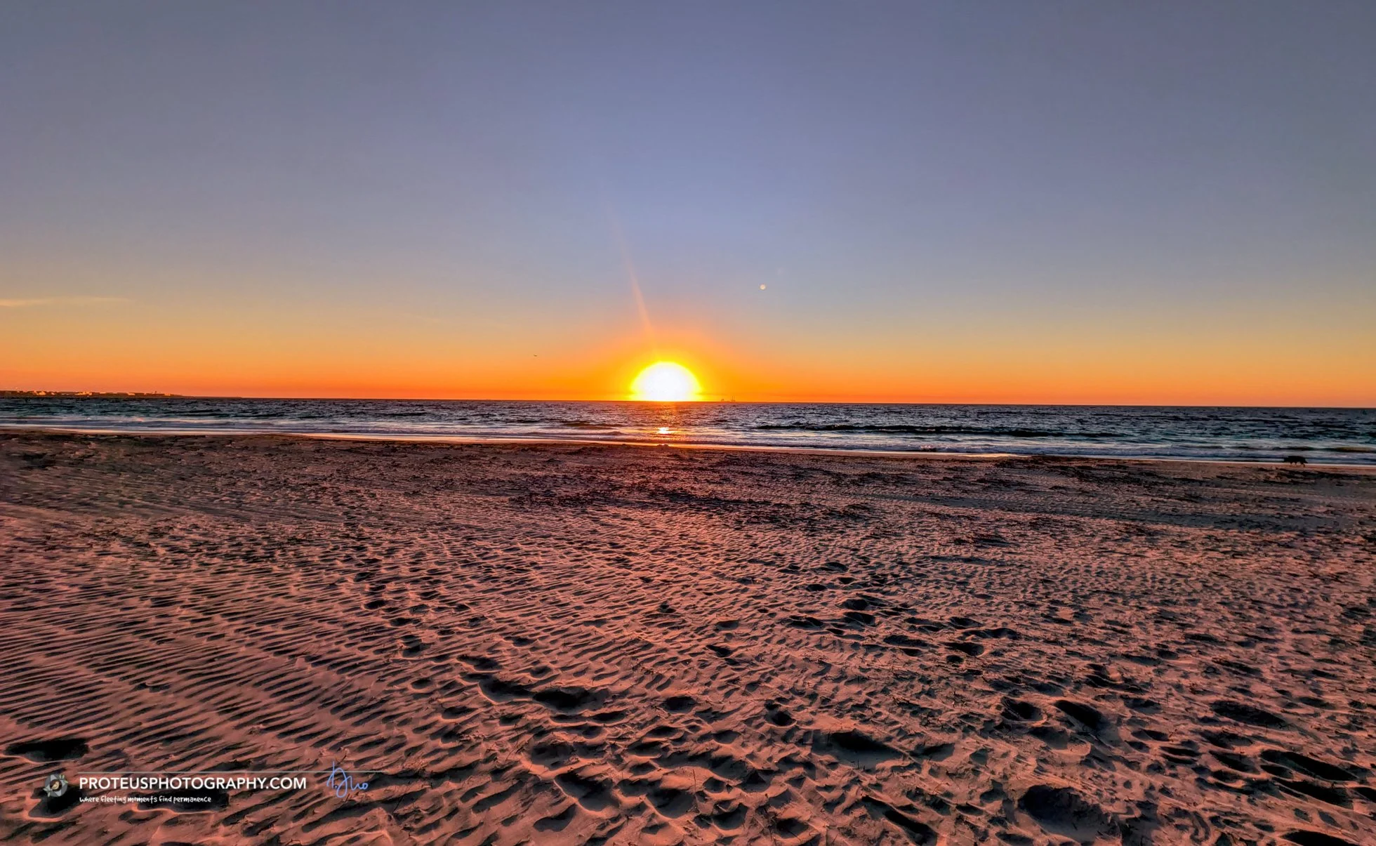 sunset at cottlesloe 2025