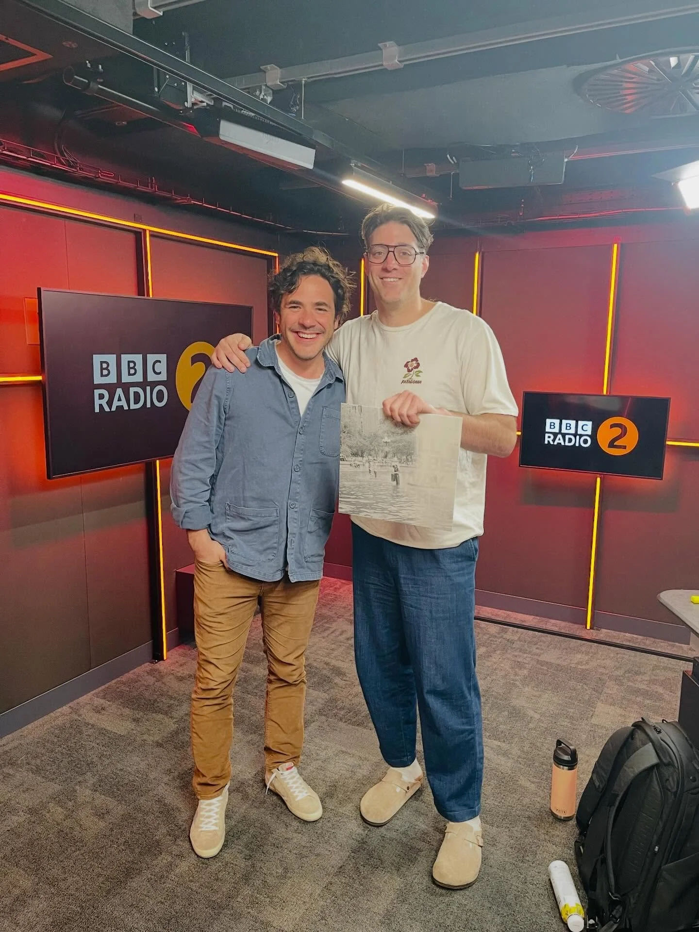 Amazing to get this pair back together again @jacksavoretti &amp; @oj_borg on @bbcradio2 Breakfast 🧡💫 Lil clip ✂️ here - but full interview on @bbcsounds or link here https://www.bbc.co.uk/sounds/play/m002t0gk

Thank you OJ &amp; the crew 🙏💥