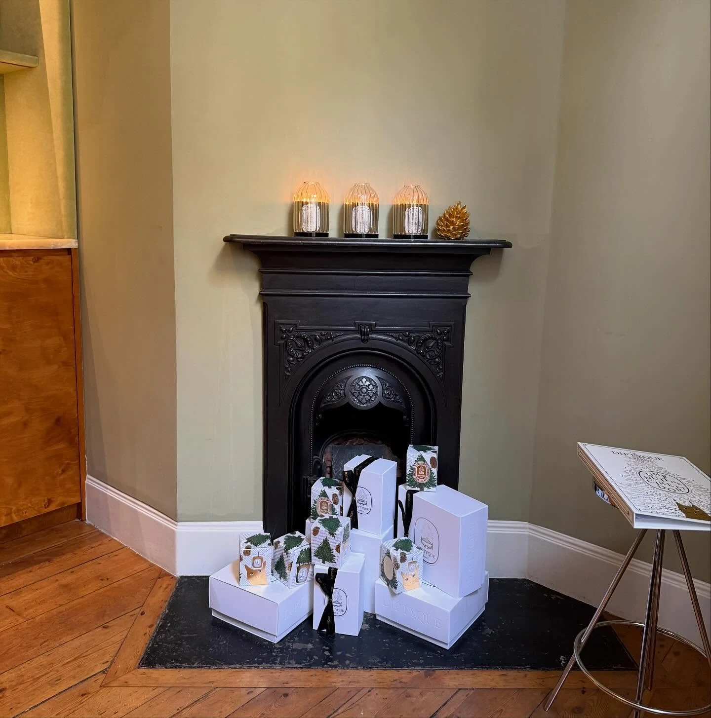 In the heart of Marylebone, storybook magic came to life. Celebrating Diptyque&rsquo;s 2025 Holiday collection, @shreejinews , an iconic independent magazine and bookshop was transformed into Diptyque&rsquo;s very own enchanting tale. 

Such a fun pr