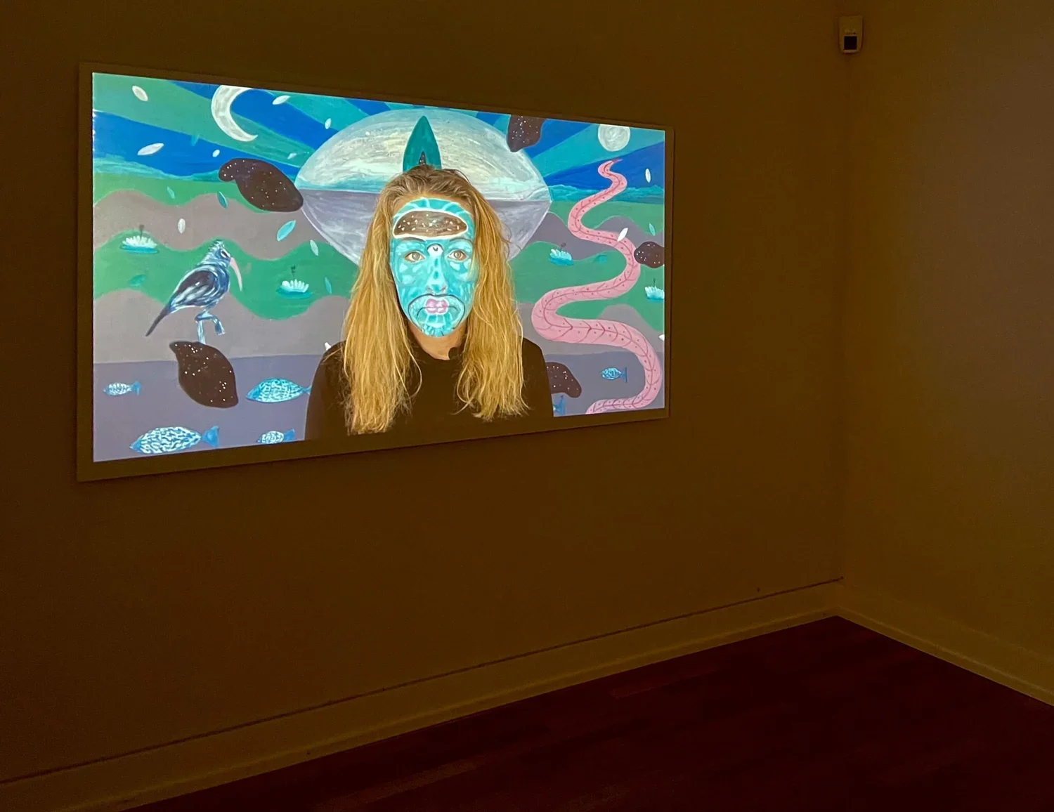 Performance video
Installation view, Johannes Larsen Museum (DK) 2024
I am not a fish 
Duration: 4:50 min. 