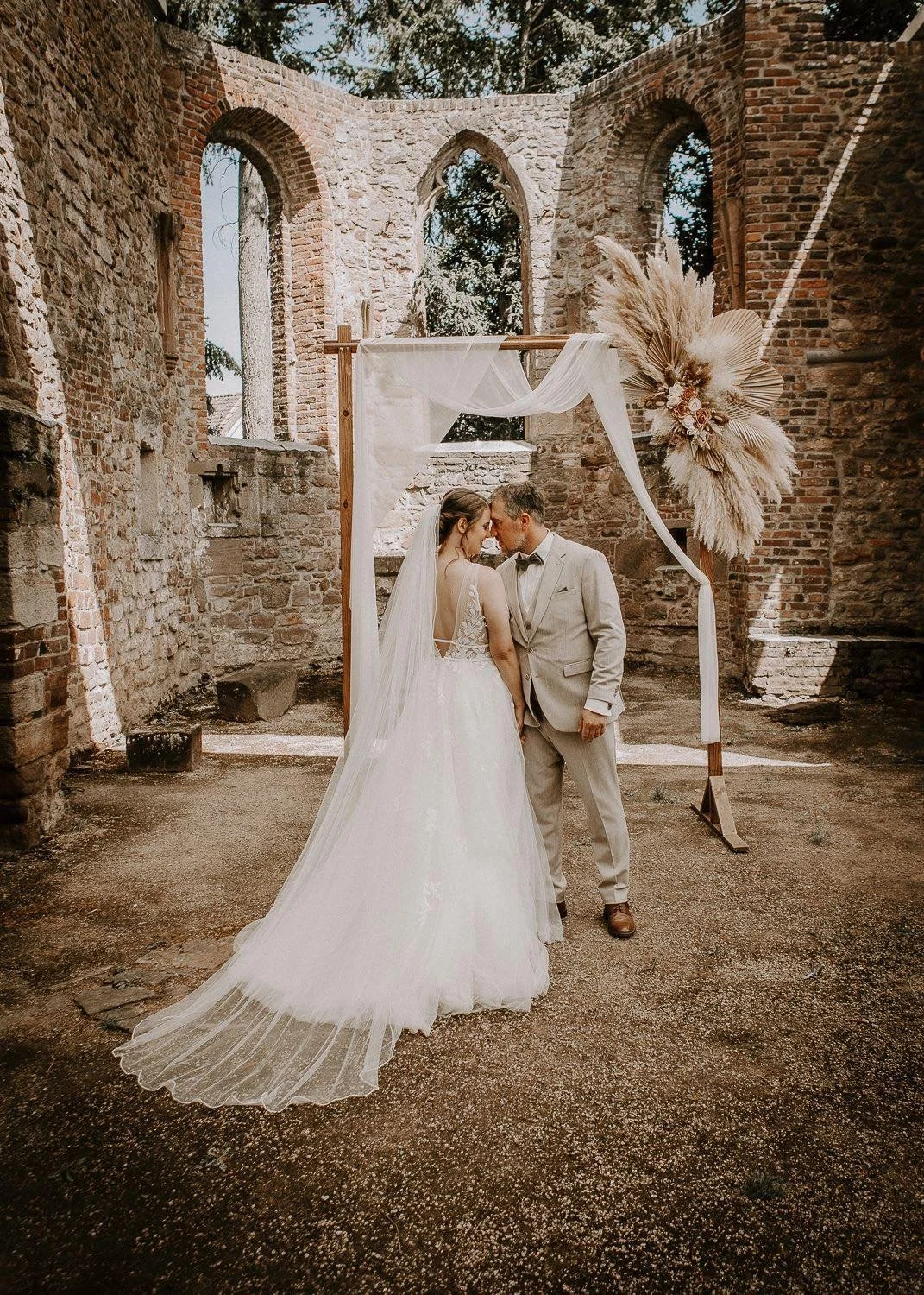 Das war eine so liebevolle Sommerhochzeit mit wunderschönen Erinnerungen…Saskia &amp; DanielIch bin so dankbar, jedesmal in ein kleines Märchen einzutauchen Ich lieb‘s einfach!