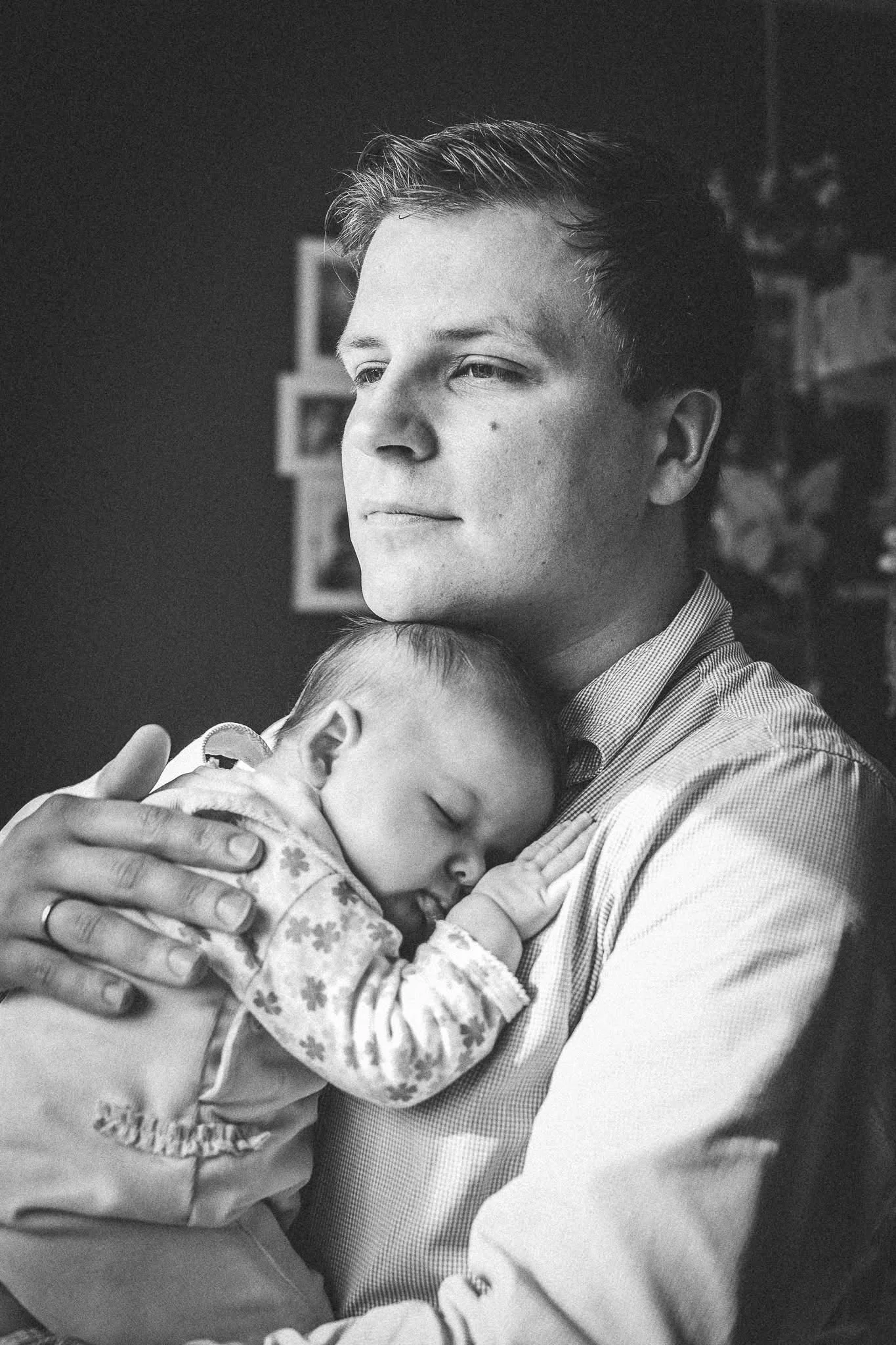 „Babyfotos Zuhause – gemütlich, echt und voller Liebe“