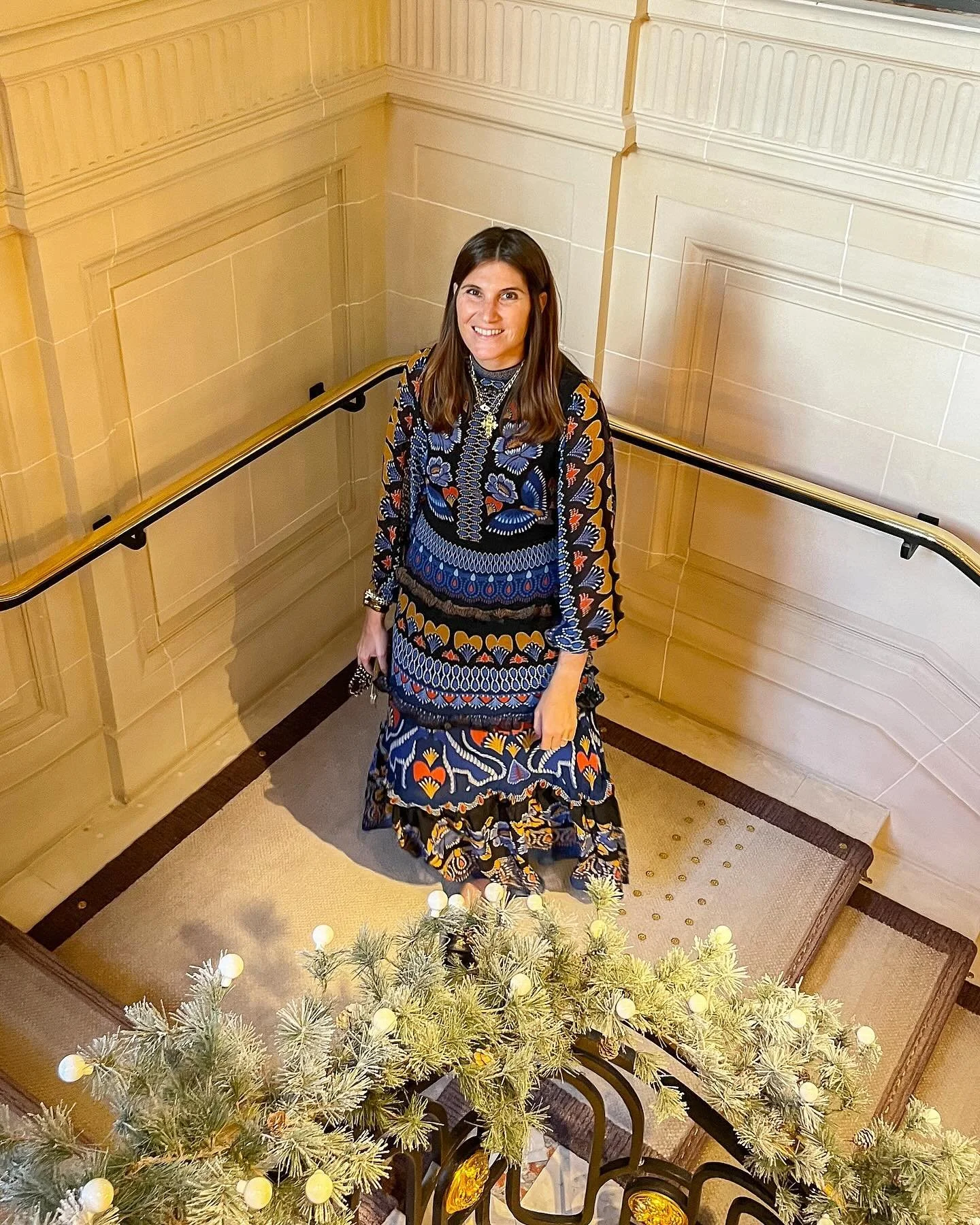 J-4 avant de vous retrouver @rosewoodhoteldecrillon pour le grand march&eacute; de No&euml;l ouvert &agrave; tous au 2e &eacute;tage du palace dans les sublimes salons de r&eacute;ception ✨🎄🎅🏻. 
Au programme: m&eacute;lodies de No&euml;l au piano 