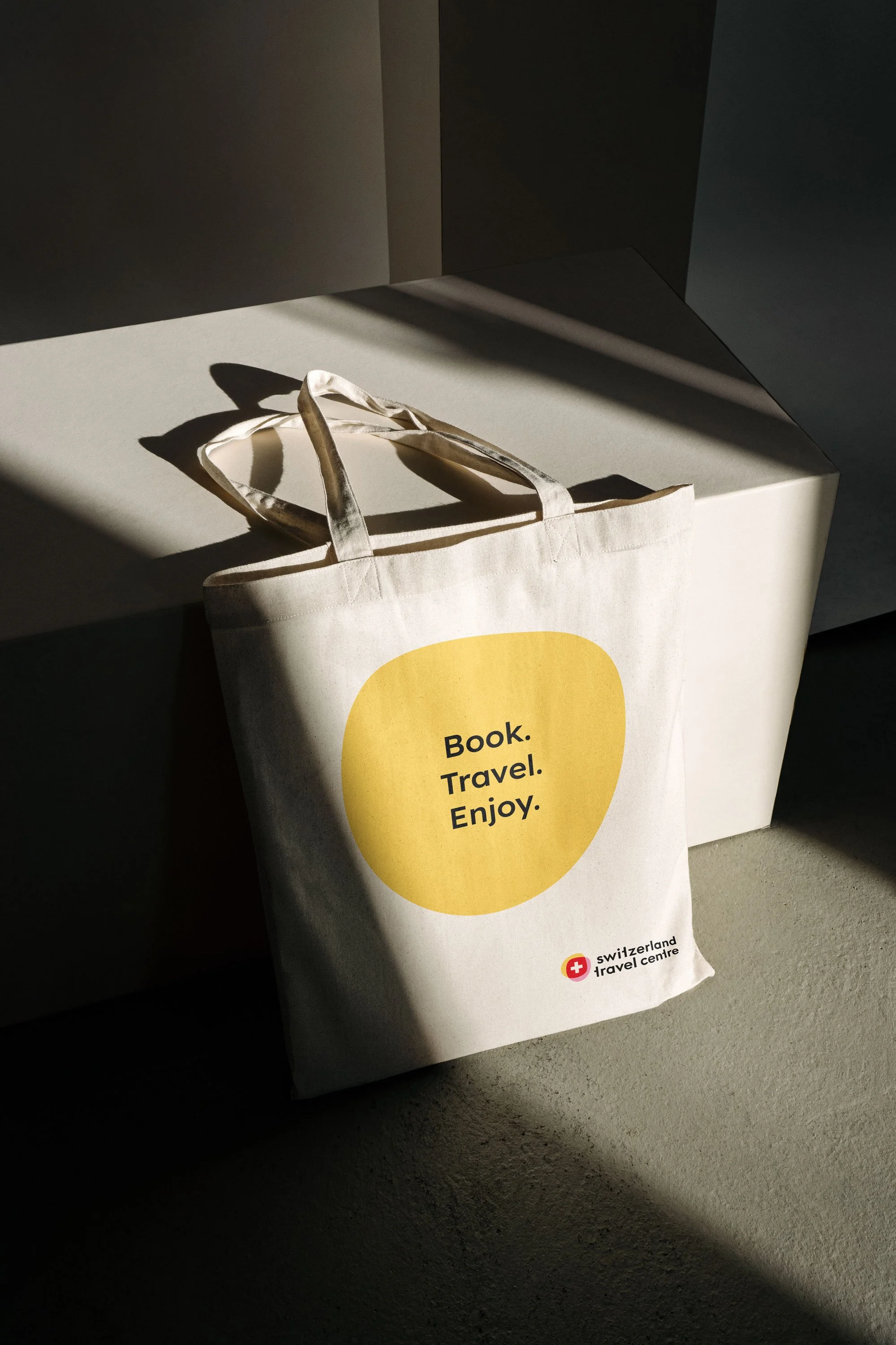 switzerland-travel-centre_bag.jpg
