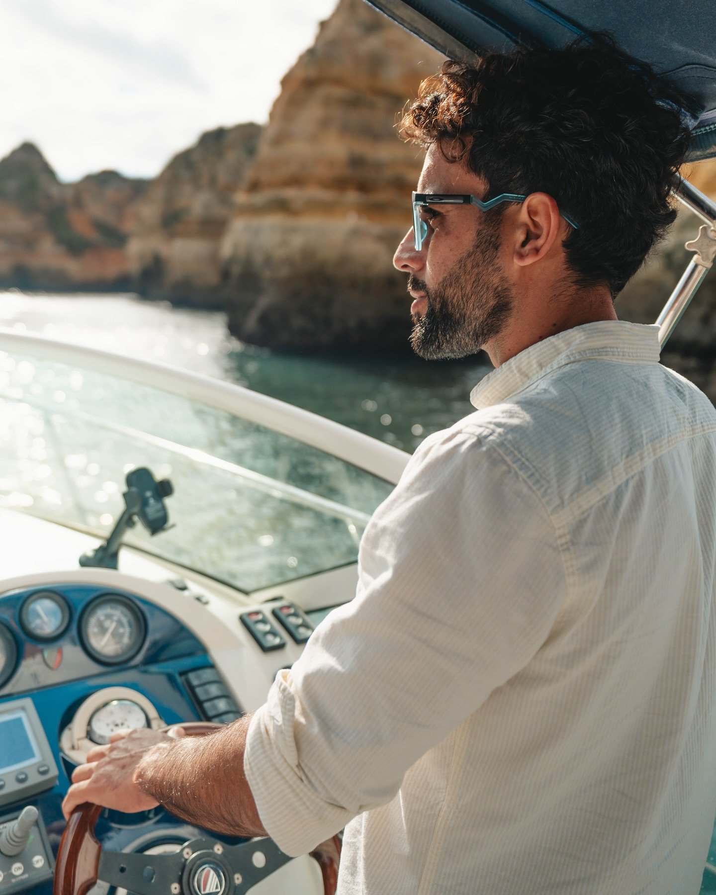The horizon is calling &mdash; and with Magic Moments Boat, you&rsquo;re already on your way🌊

This is what freedom feels like &mdash; and it starts here, at Lagos📍

Let the journey shape the memory.

Book your boat now 💥

#MagicMomentsBoat #Algar