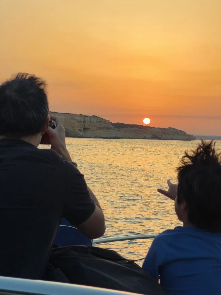 ๐ฌ๐ง
๐
โจ “There’s nothing like starting the day with the sunrise reflecting over the Algarve sea. Each golden ray promises new adventures, magical moments, and memories that last forever. ๐ค๐ญ
Book your boat tour today and experience hidd