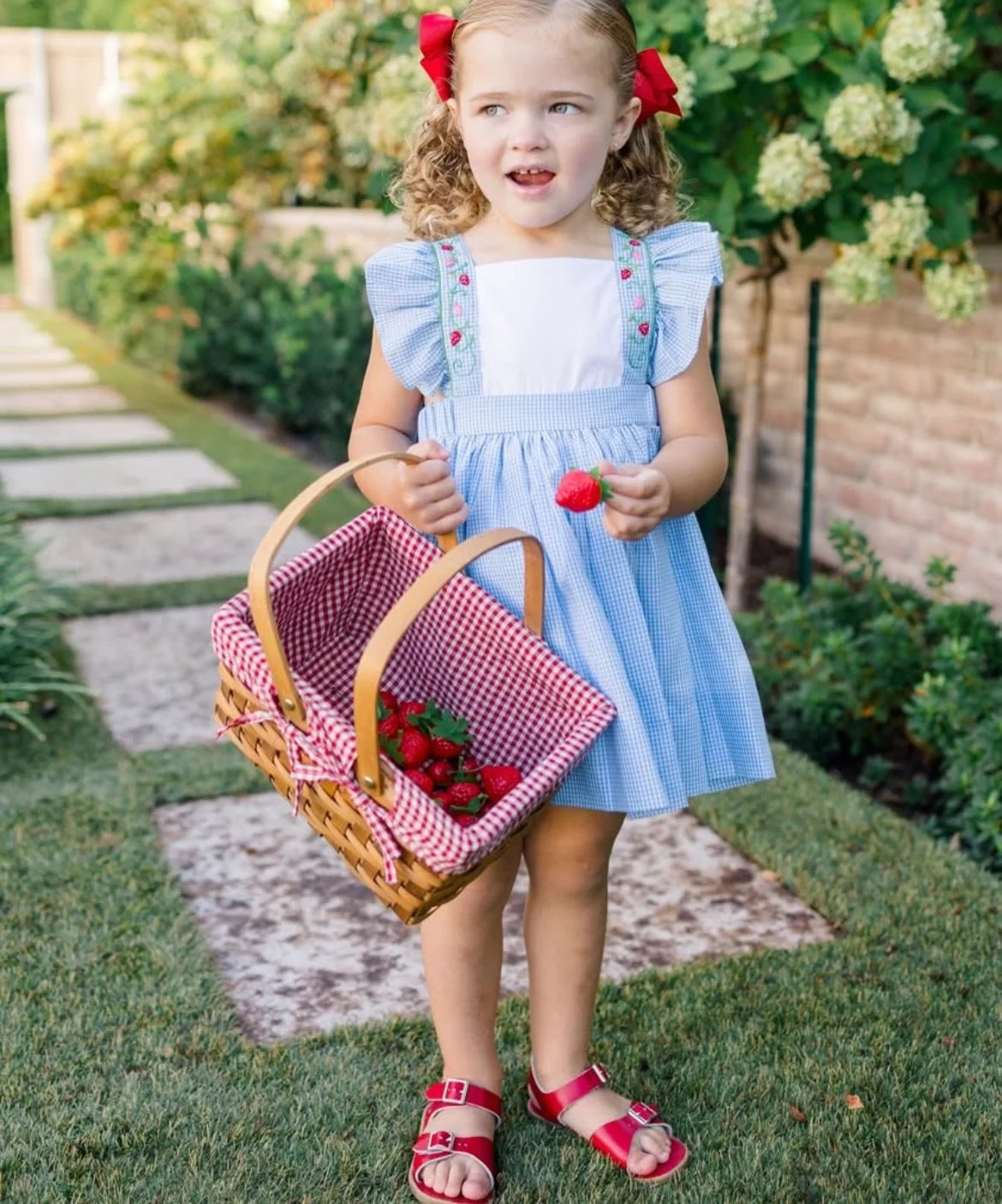 🐝🍓Bryar Bee Pinafore Dress 2t - 6🍓🐝 #tpp #springhassprung #bumblebee #girls #childrensboutique
