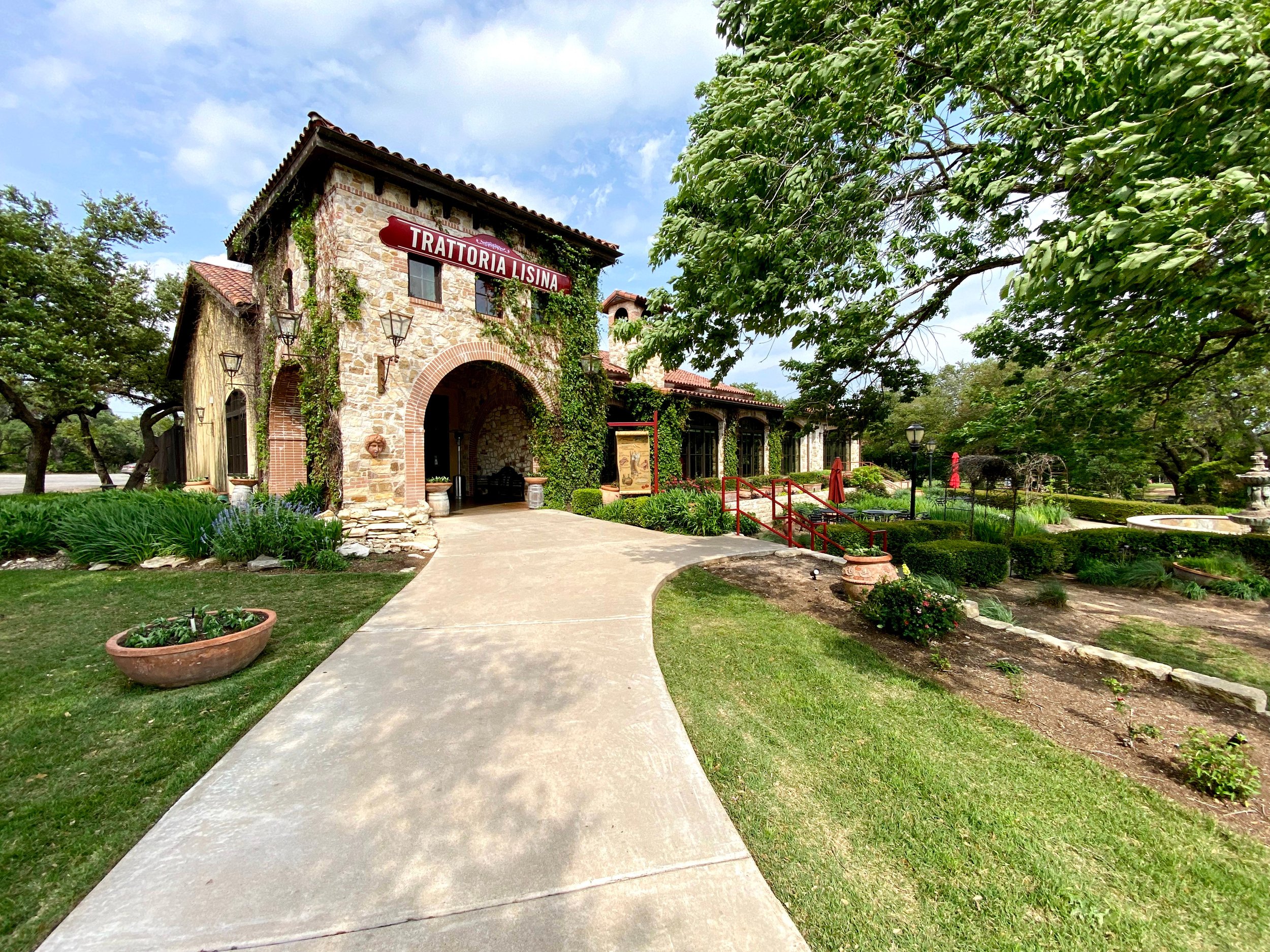 001_Duchman Family Winery Trattoria-(ZF-0957-98185-1-007).jpg