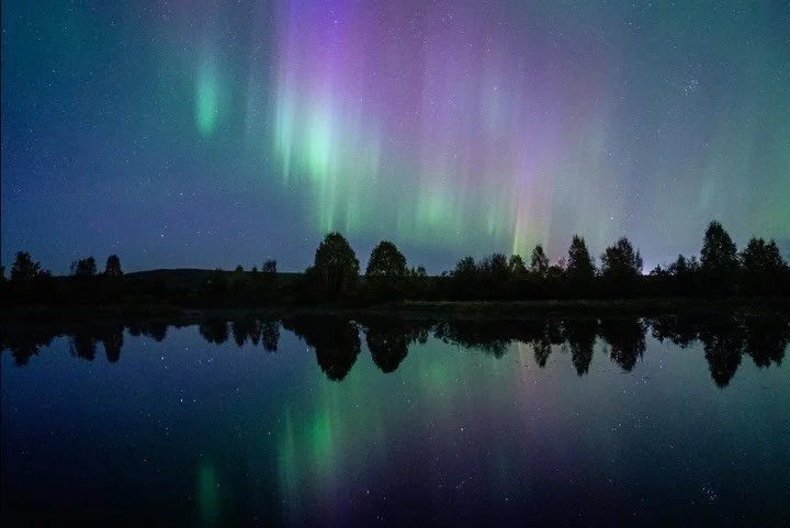 Why does everyone want to come to Finnish Lapland in winter when autumn looks like this 😍

📸 Sony a7 iii