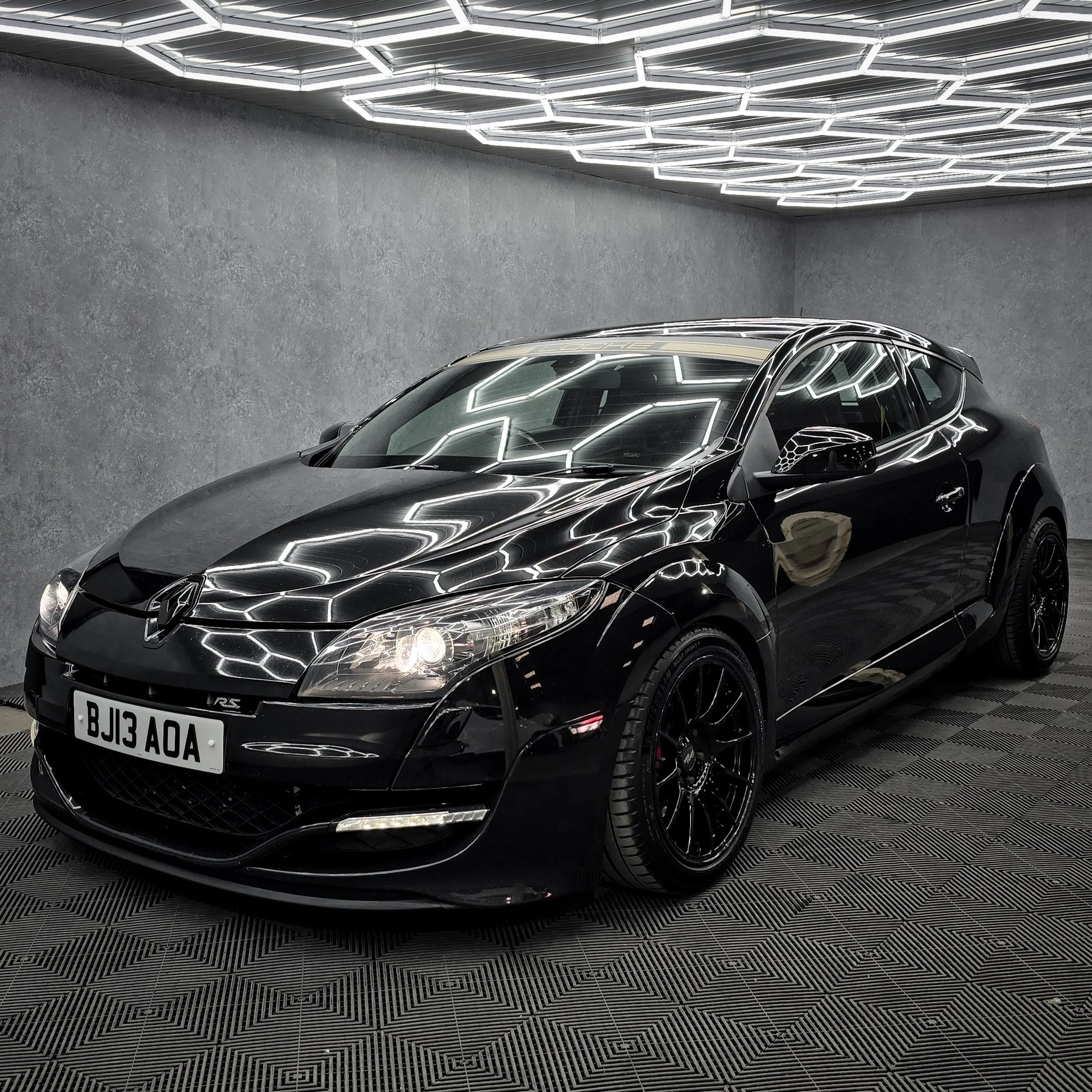 Modified Renault Megane RS265