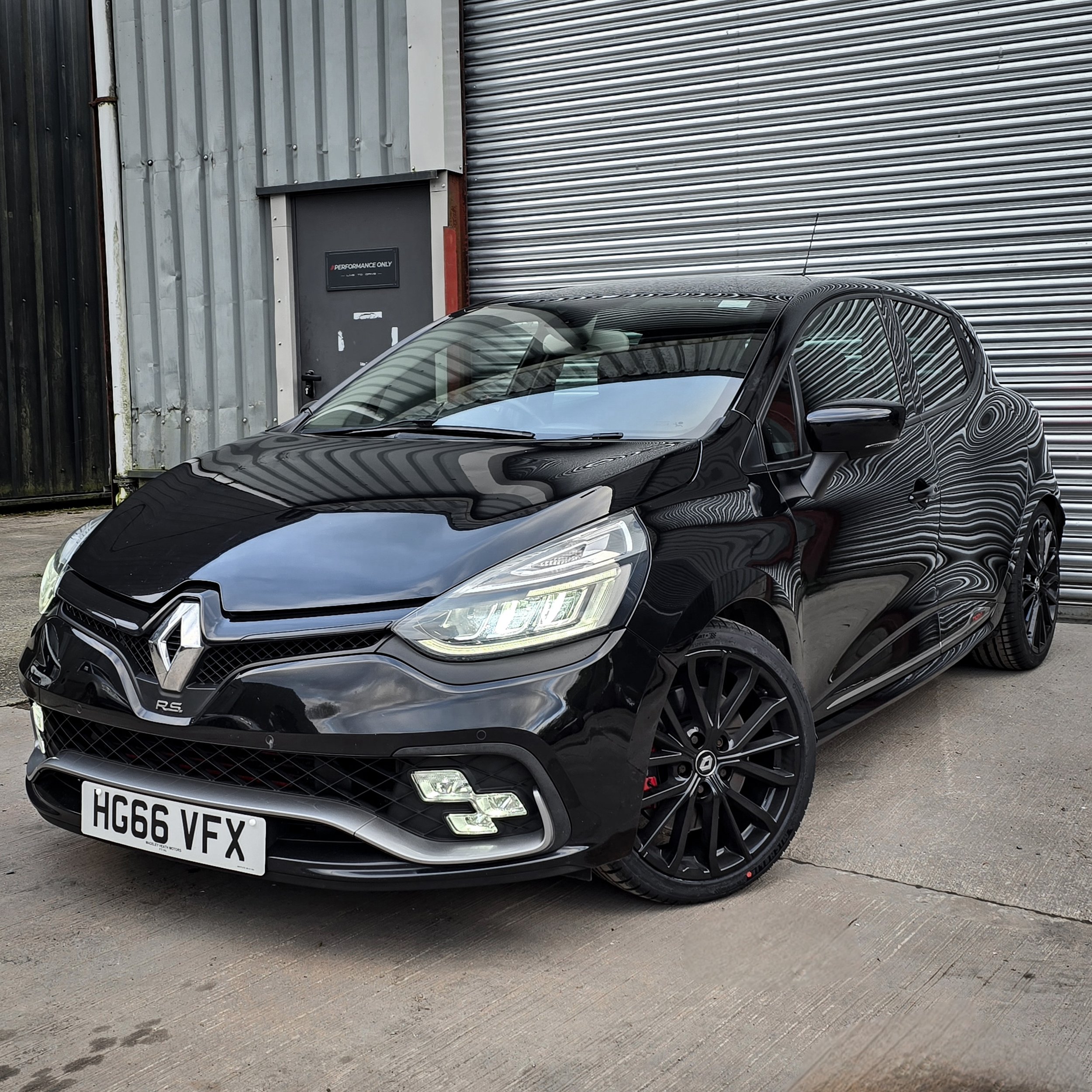 258bhp Renault Megane RS220 Trophy - £11,950