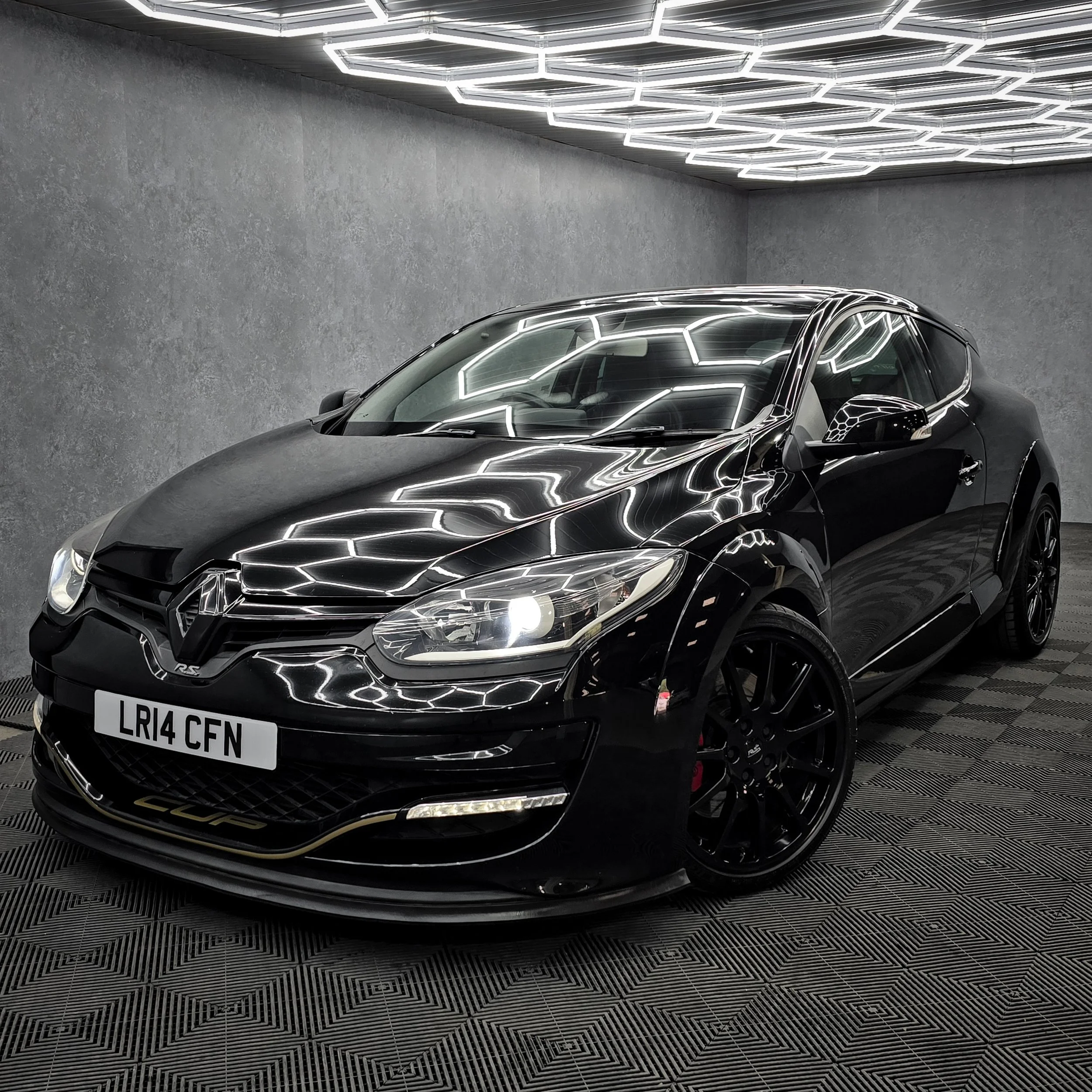 Modified Renault Megane RS265 - £12,750