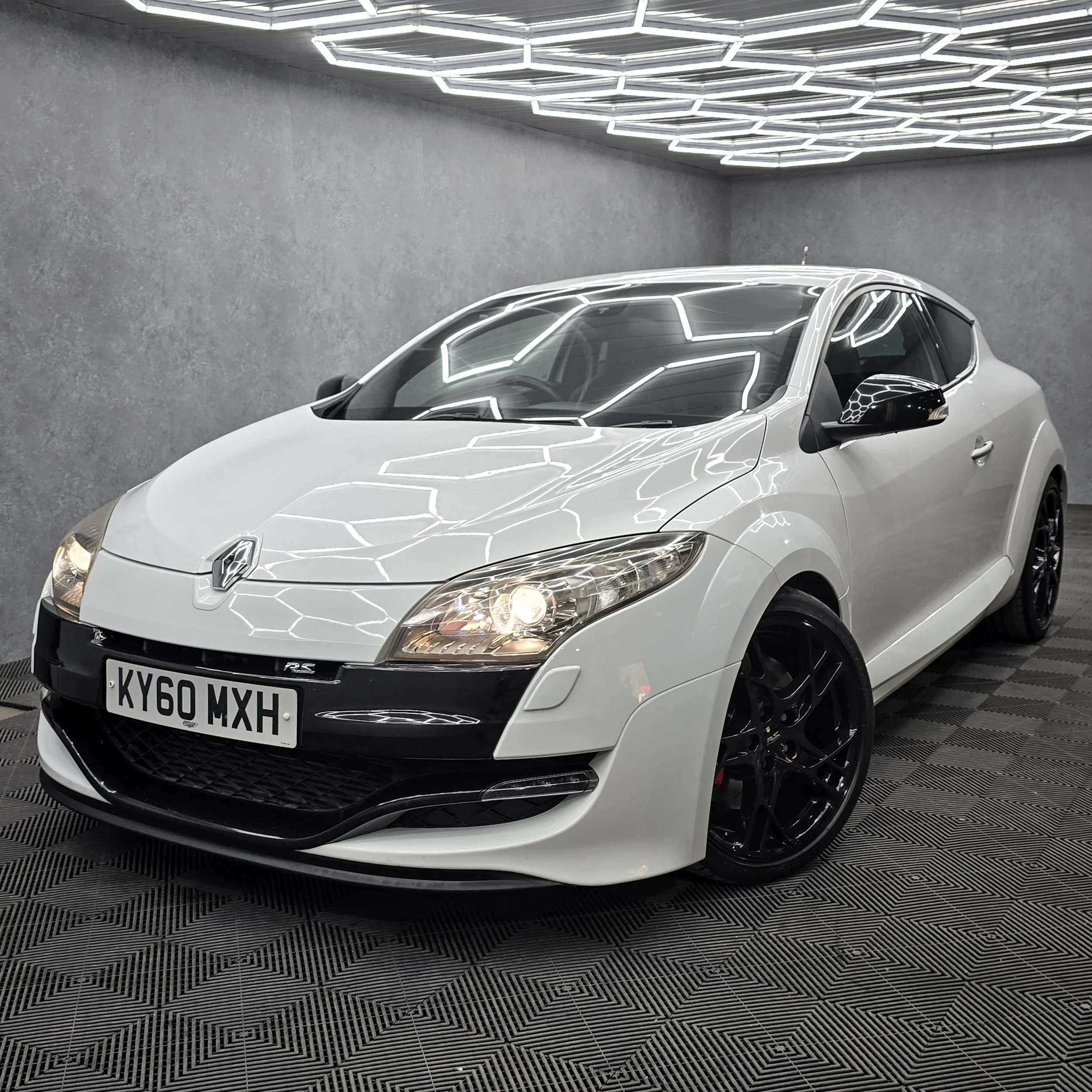 286bhp Renault Megane RS250 Cup - £10,750
